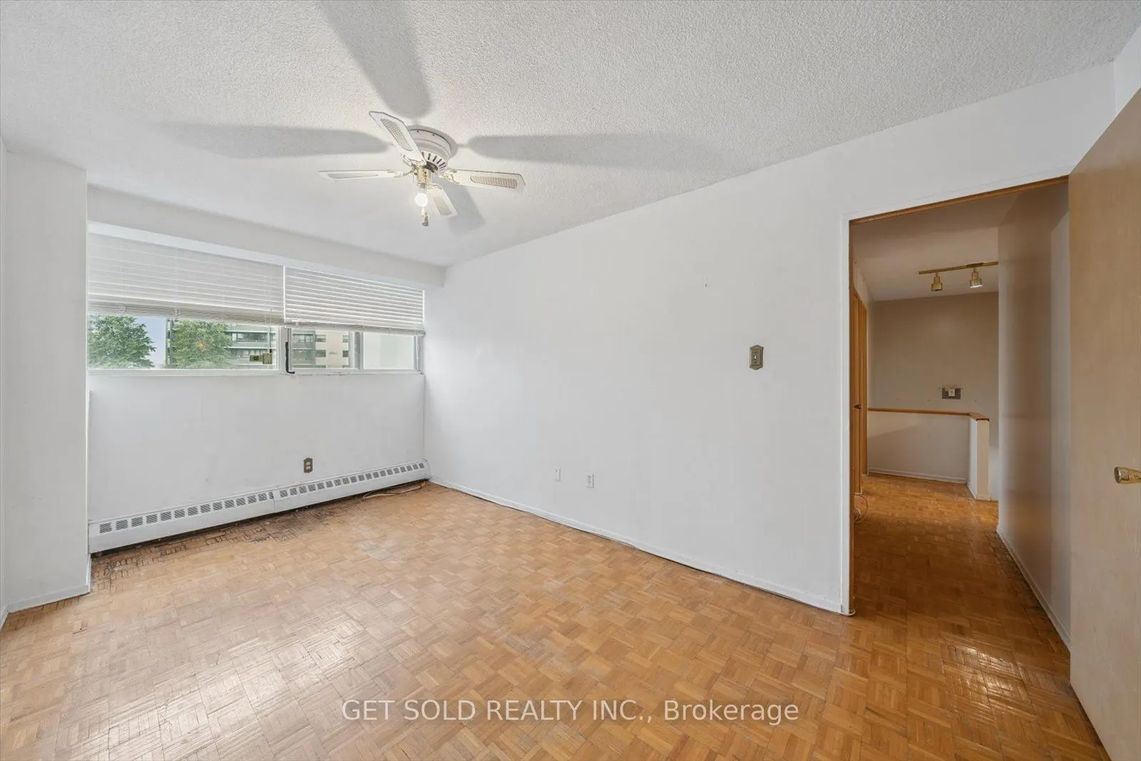 2121 Roche Court, #301