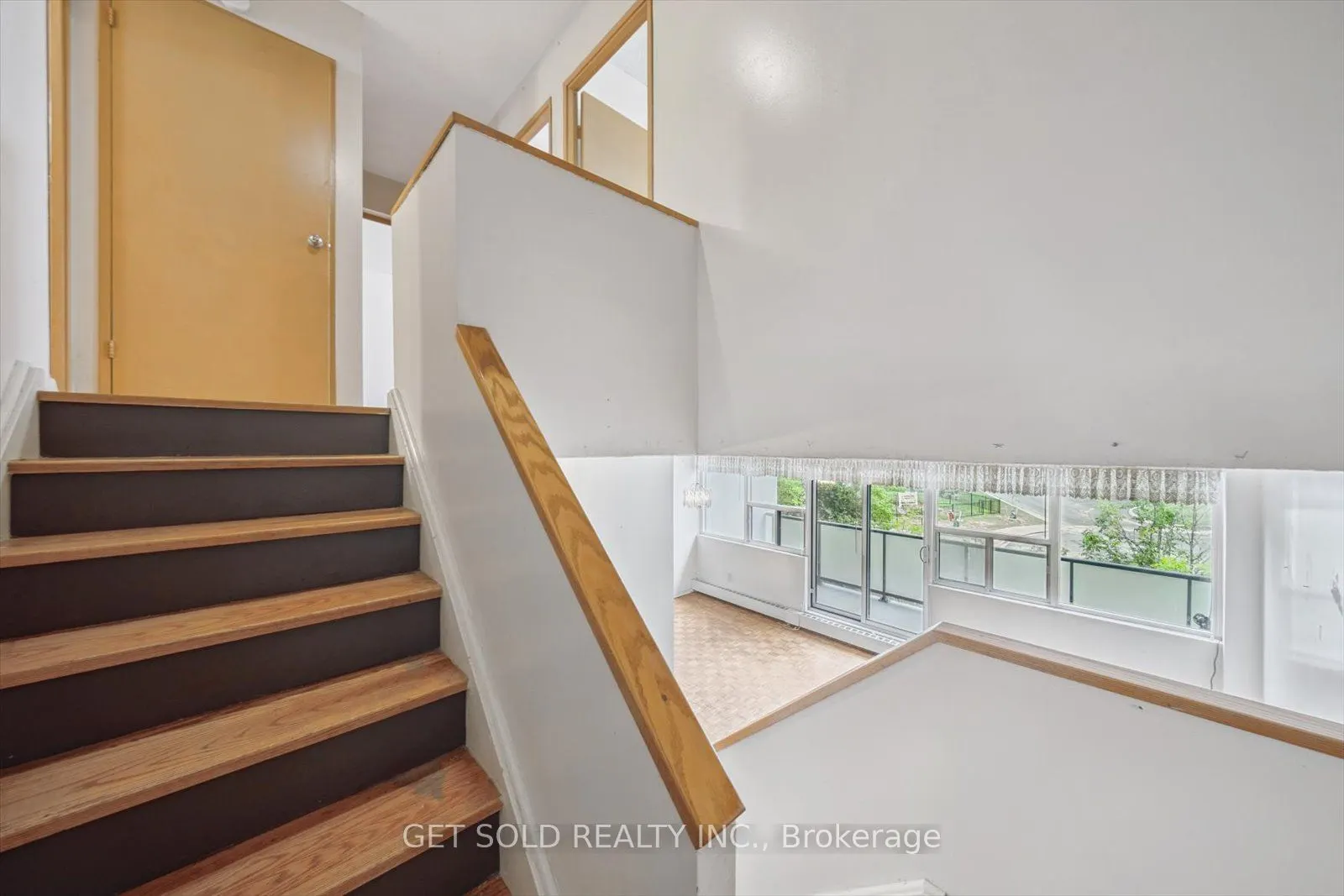 2121 Roche Court, #301