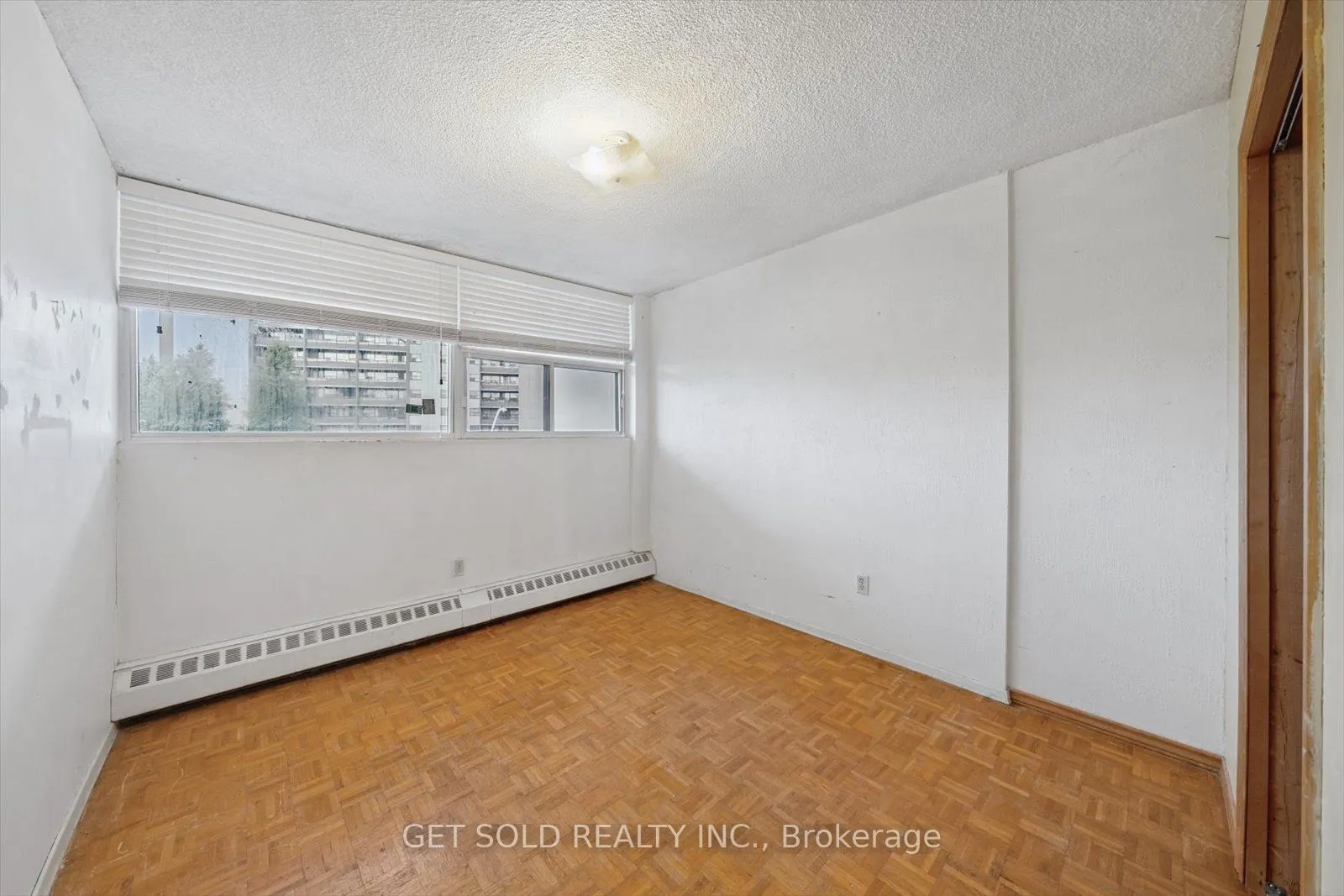 2121 Roche Court, #301