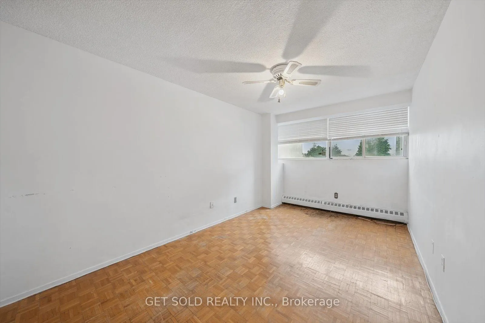 2121 Roche Court, #301