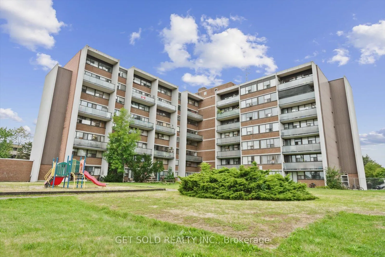 2121 Roche Court, #301