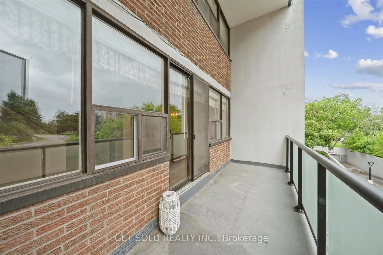2121 Roche Court, #301