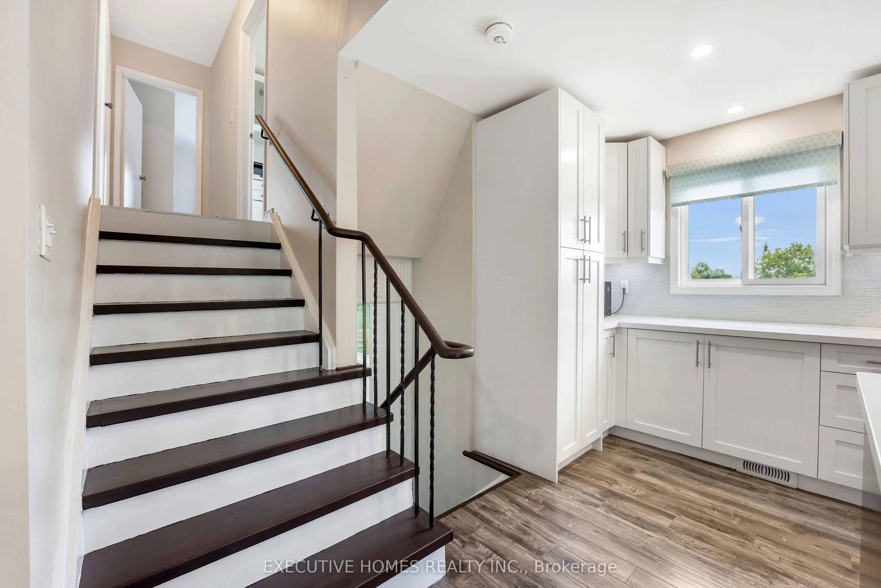 140 Weybridge Trail