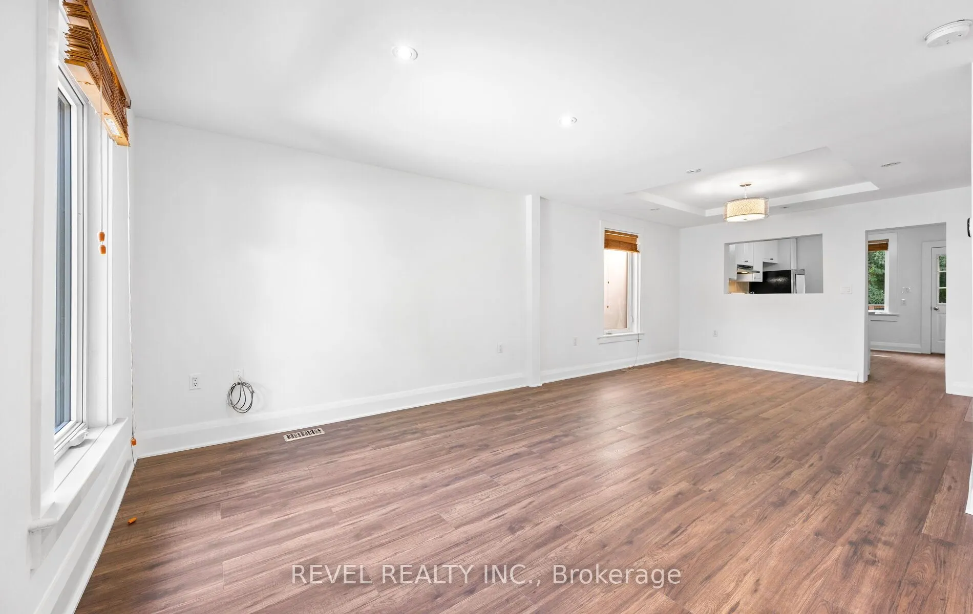 69 Rockcliffe Boulevard E, #Main Floor