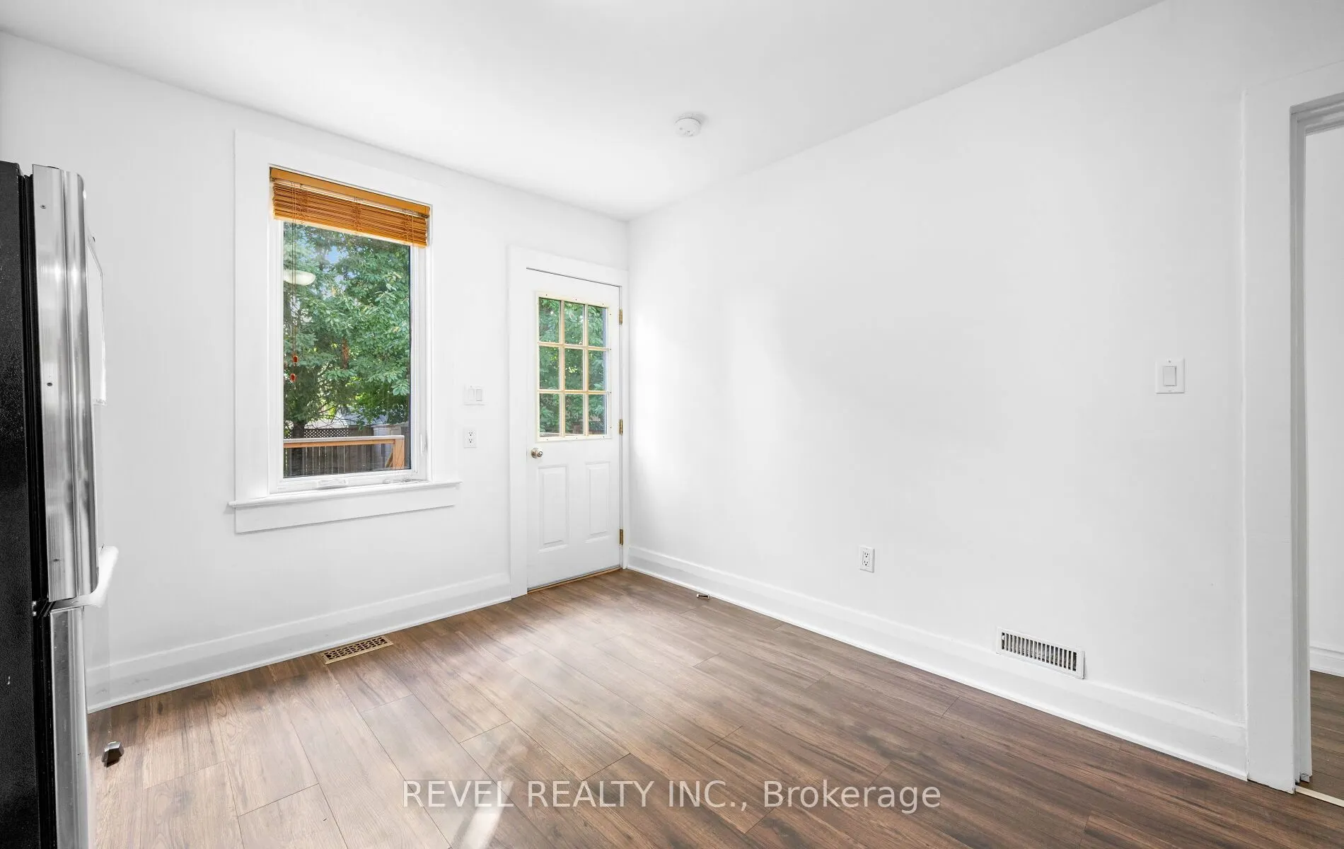 69 Rockcliffe Boulevard E, #Main Floor