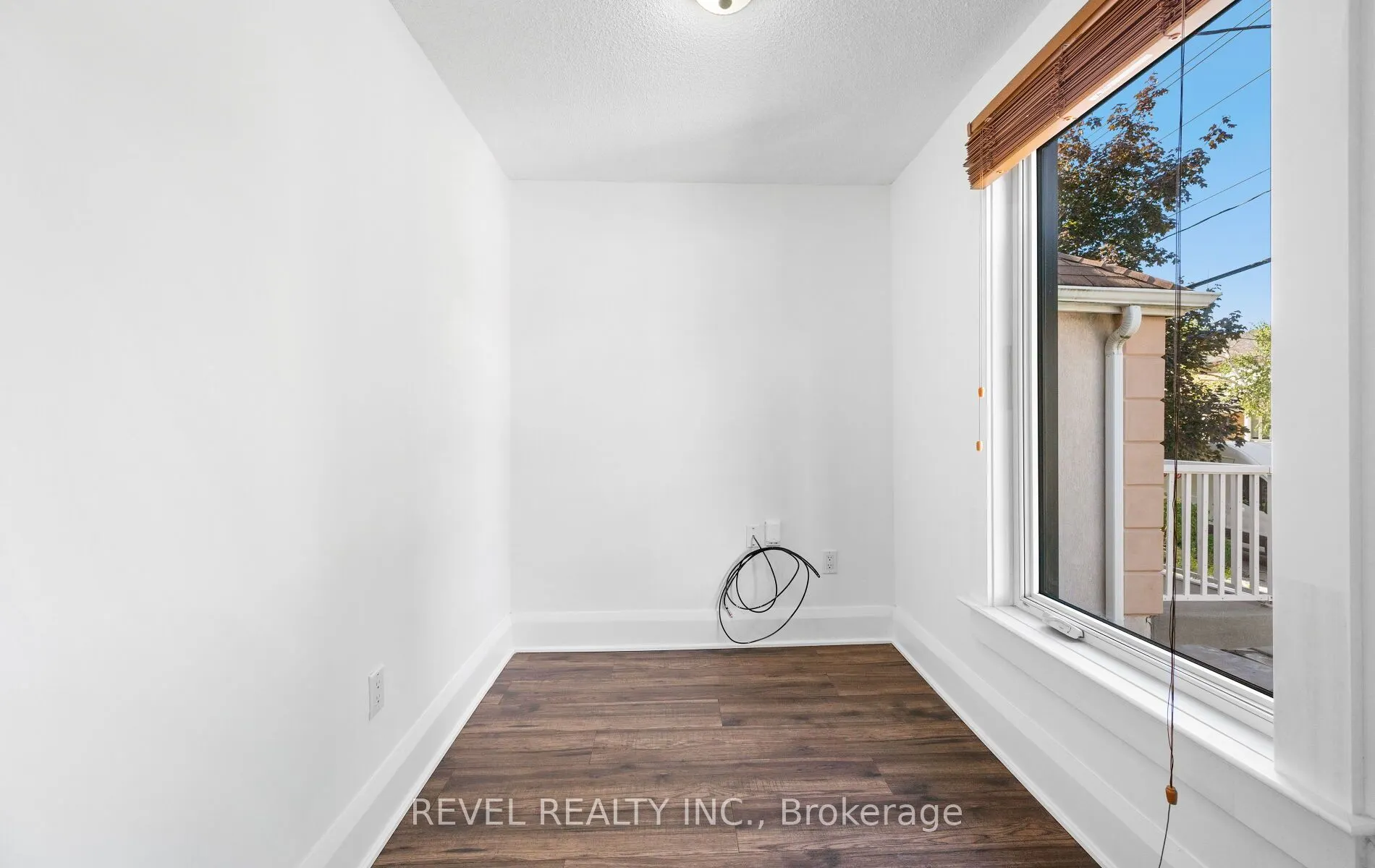 69 Rockcliffe Boulevard E, #Main Floor
