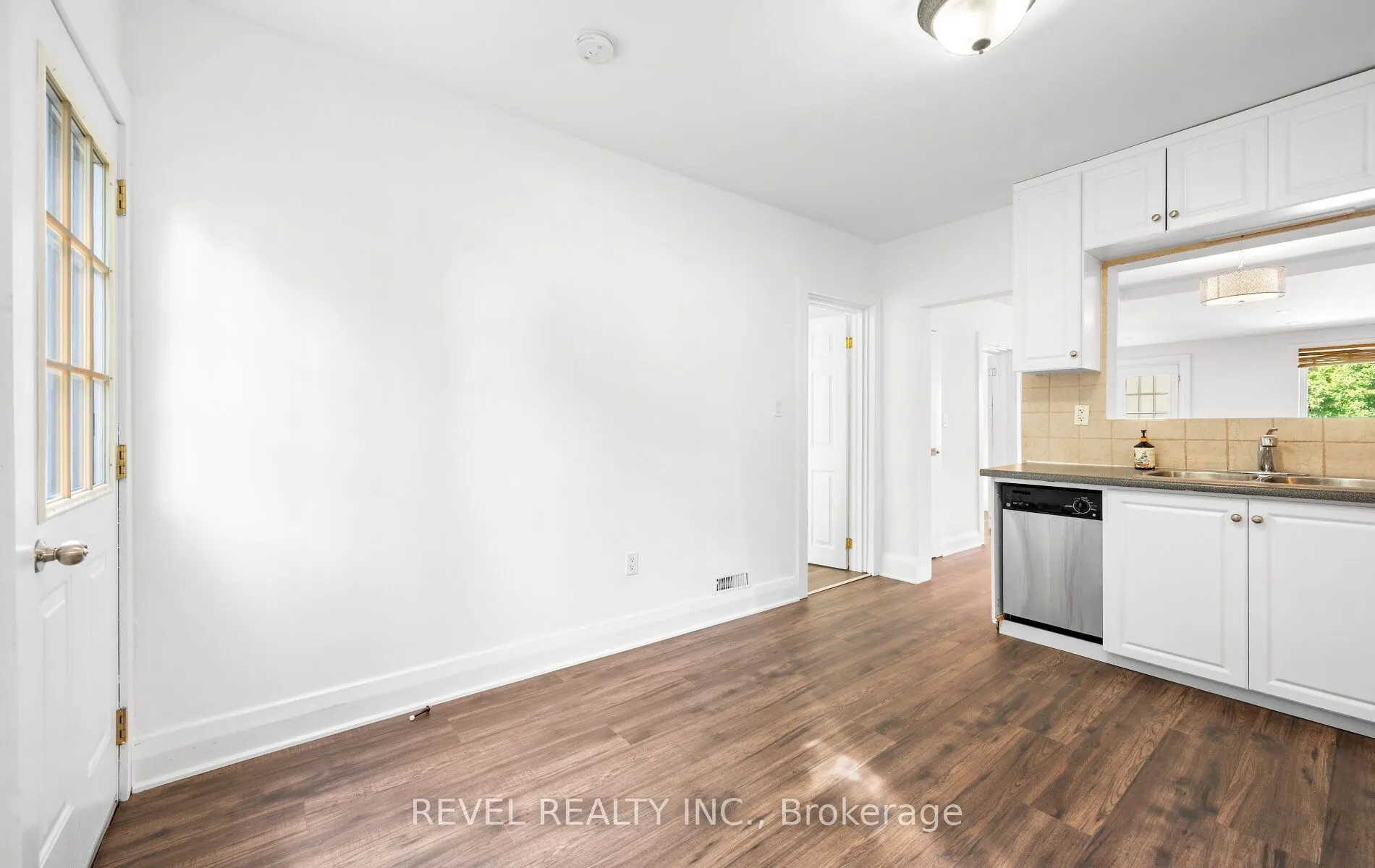69 Rockcliffe Boulevard E, #Main Floor