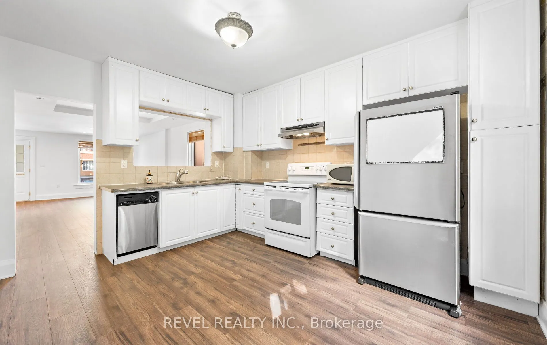 69 Rockcliffe Boulevard E, #Main Floor