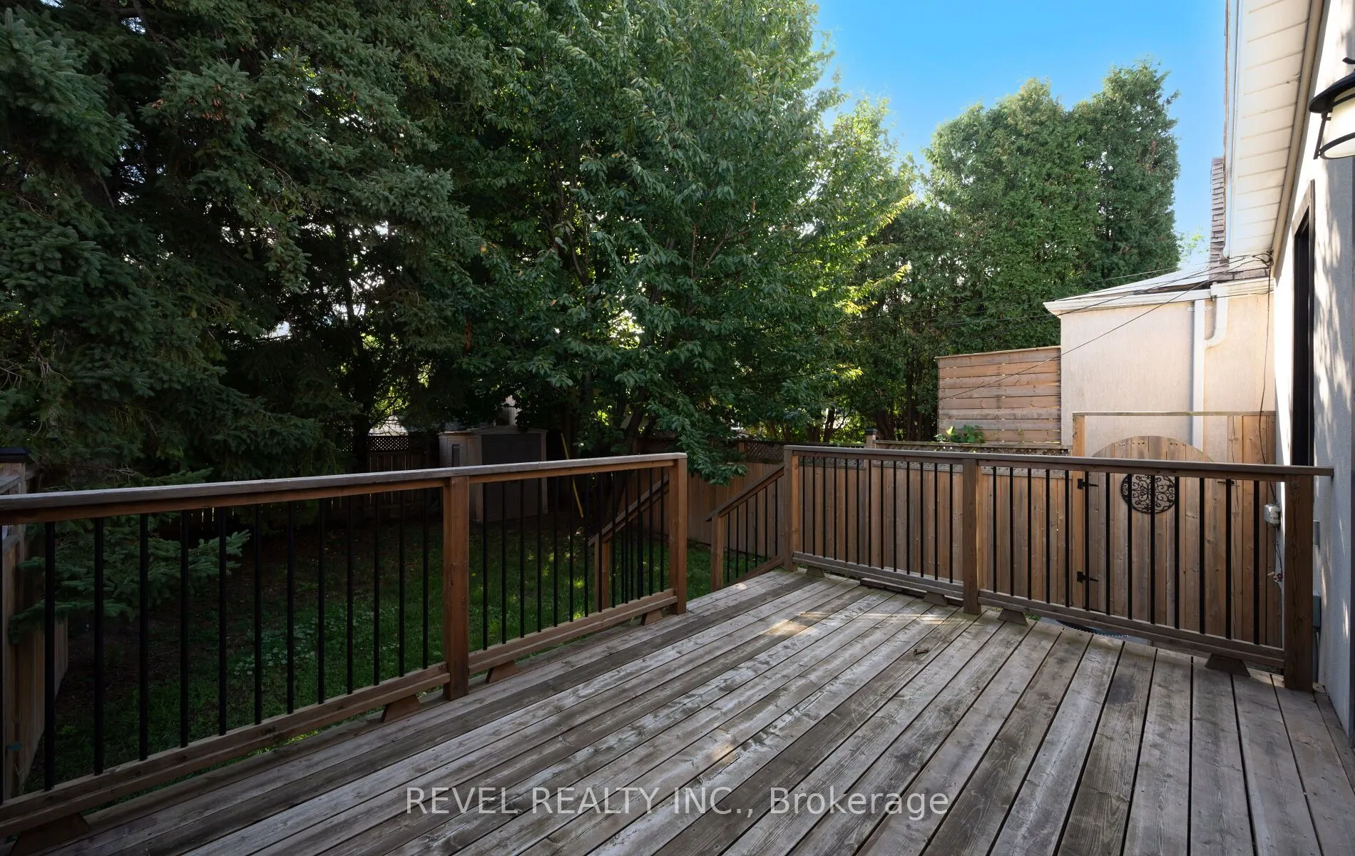 69 Rockcliffe Boulevard E, #Main Floor