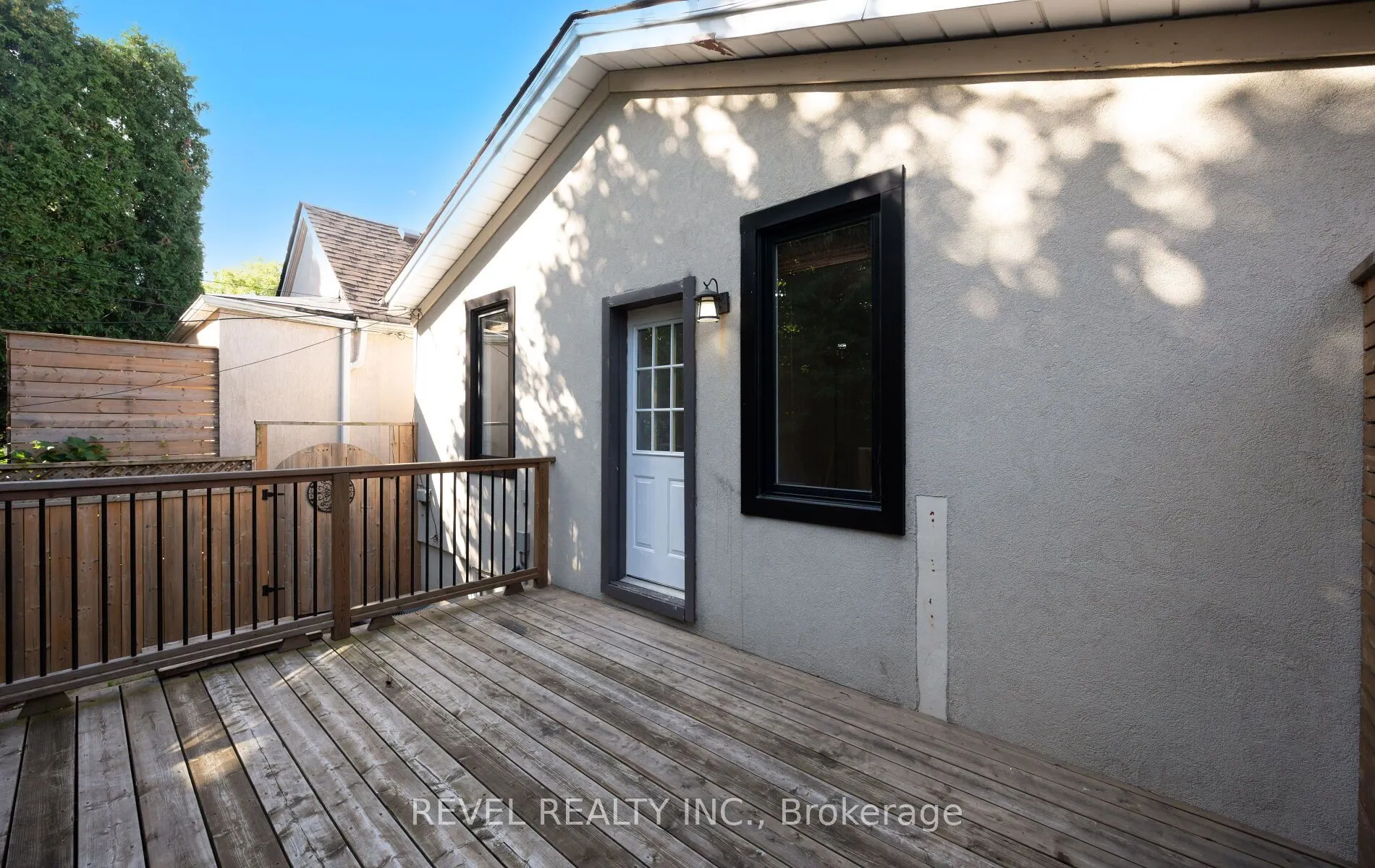 69 Rockcliffe Boulevard E, #Main Floor