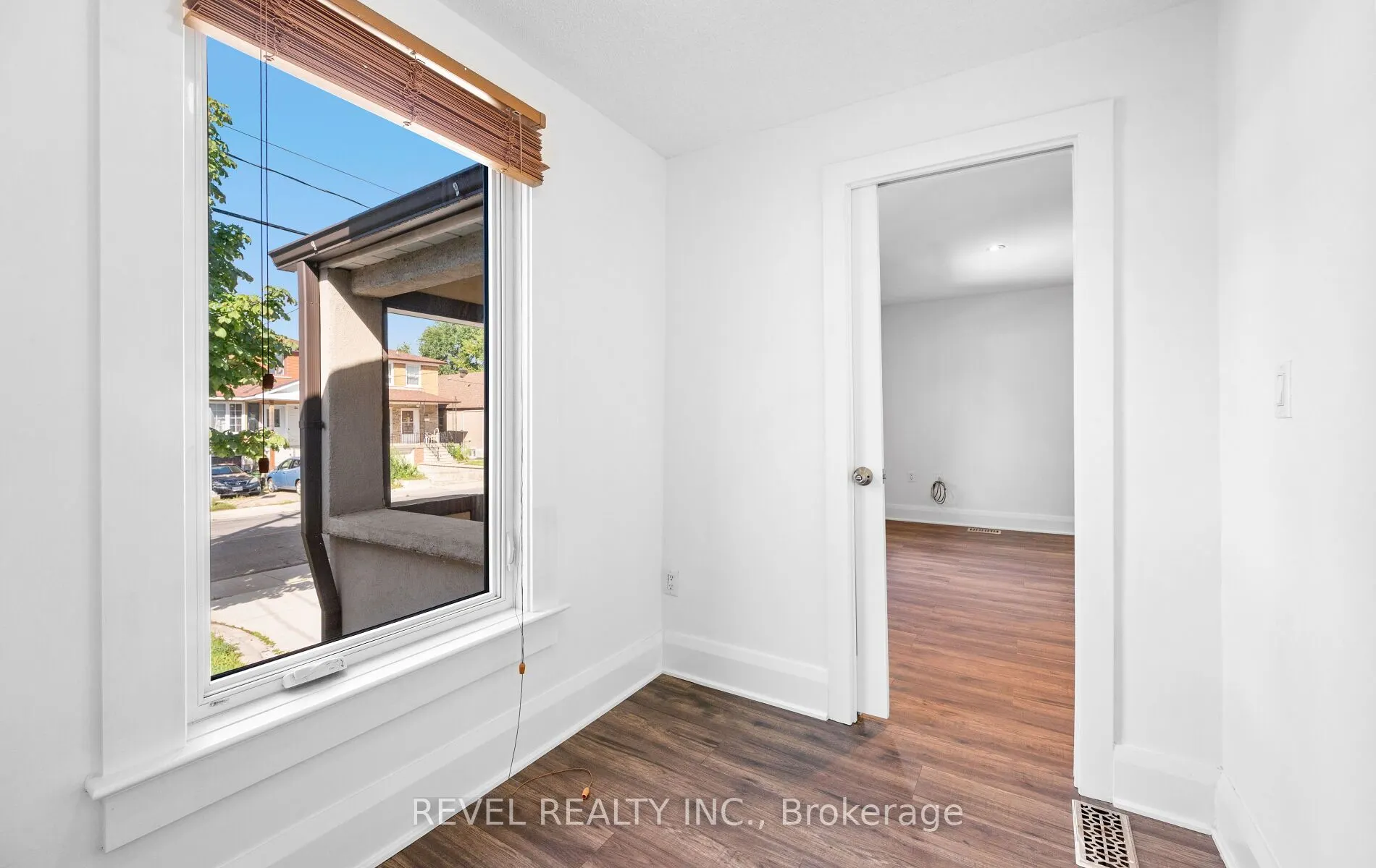 69 Rockcliffe Boulevard E, #Main Floor