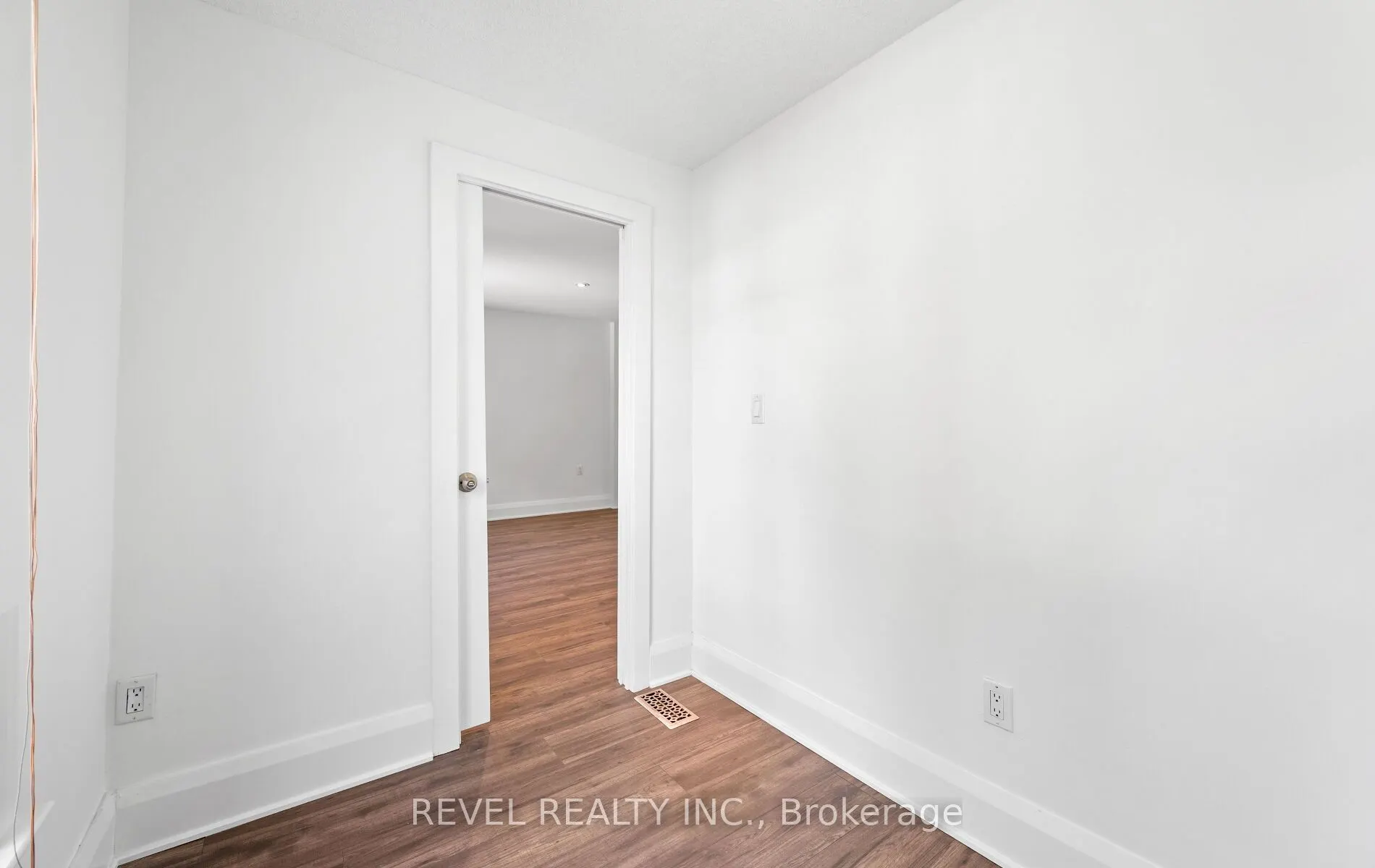 69 Rockcliffe Boulevard E, #Main Floor