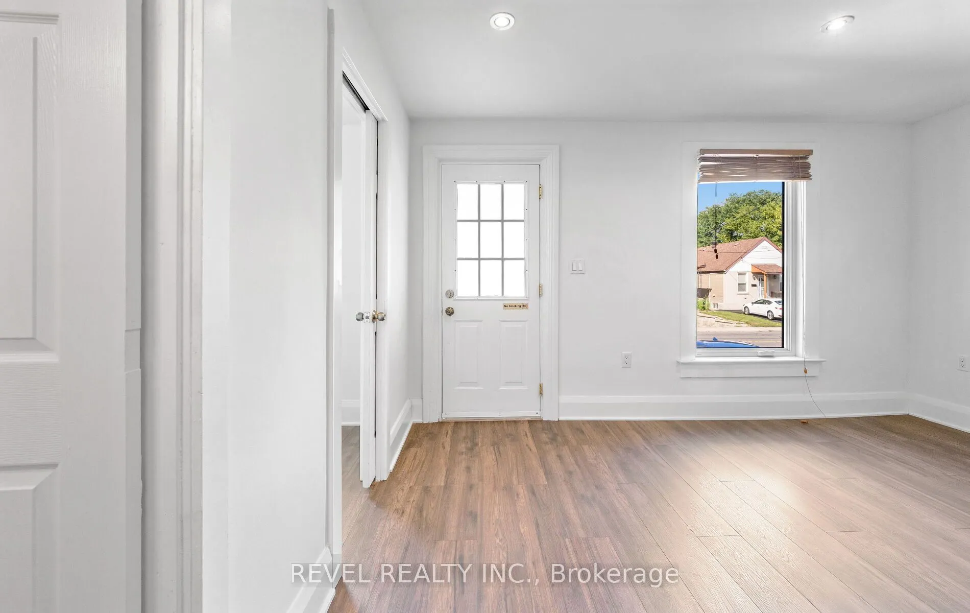69 Rockcliffe Boulevard E, #Main Floor