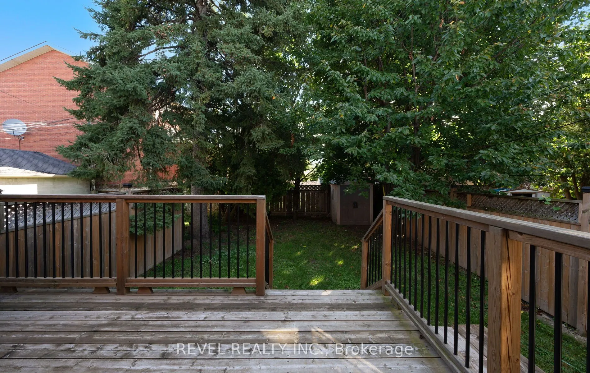 69 Rockcliffe Boulevard E, #Main Floor