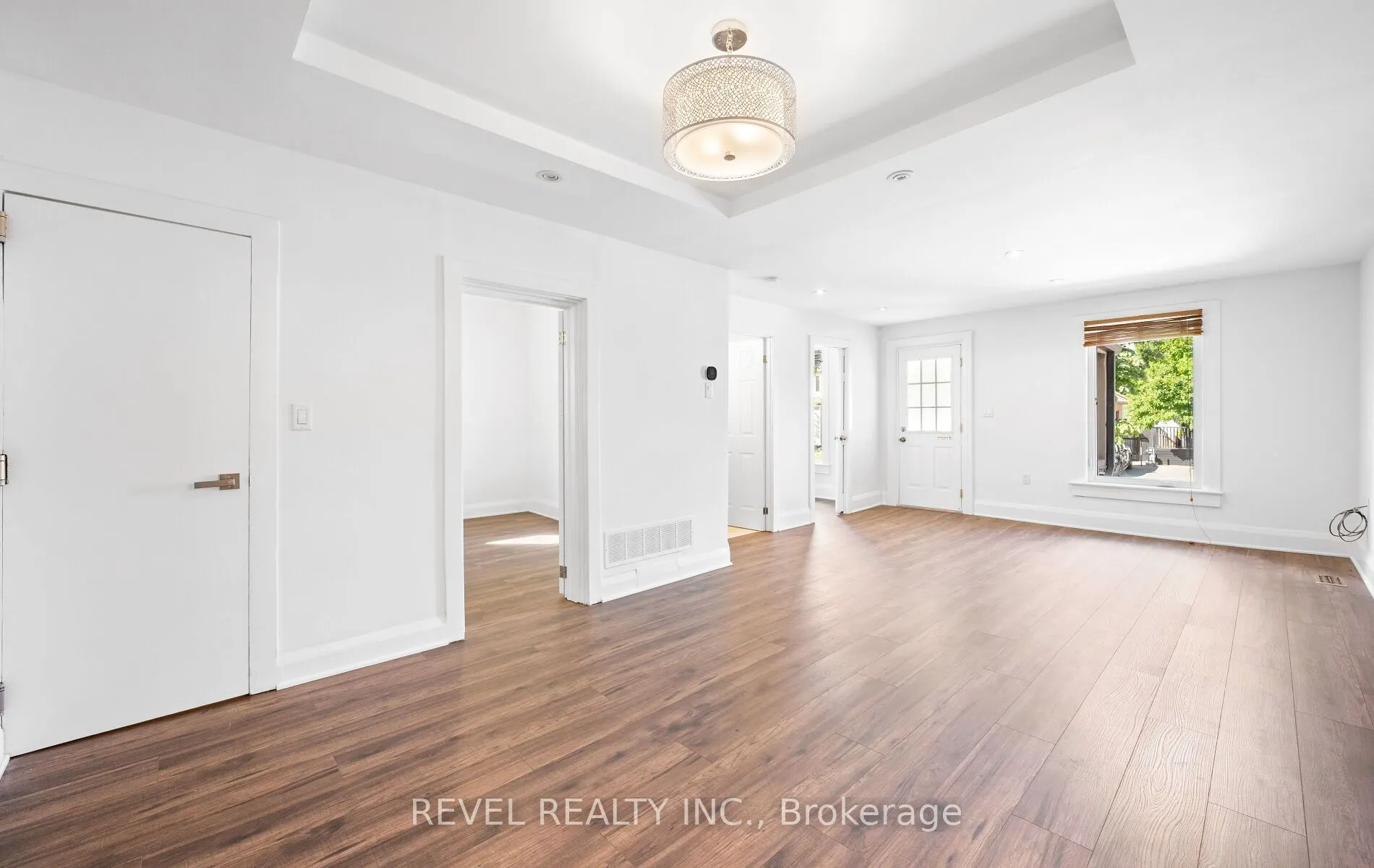 69 Rockcliffe Boulevard E, #Main Floor