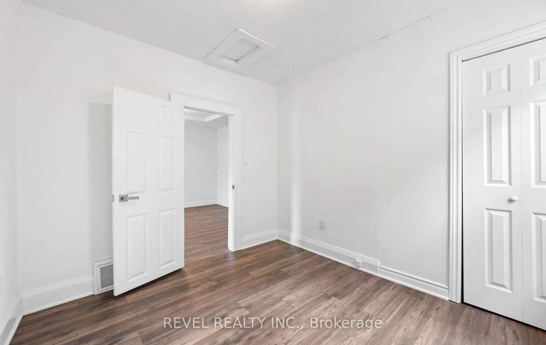 69 Rockcliffe Boulevard E, #Main Floor