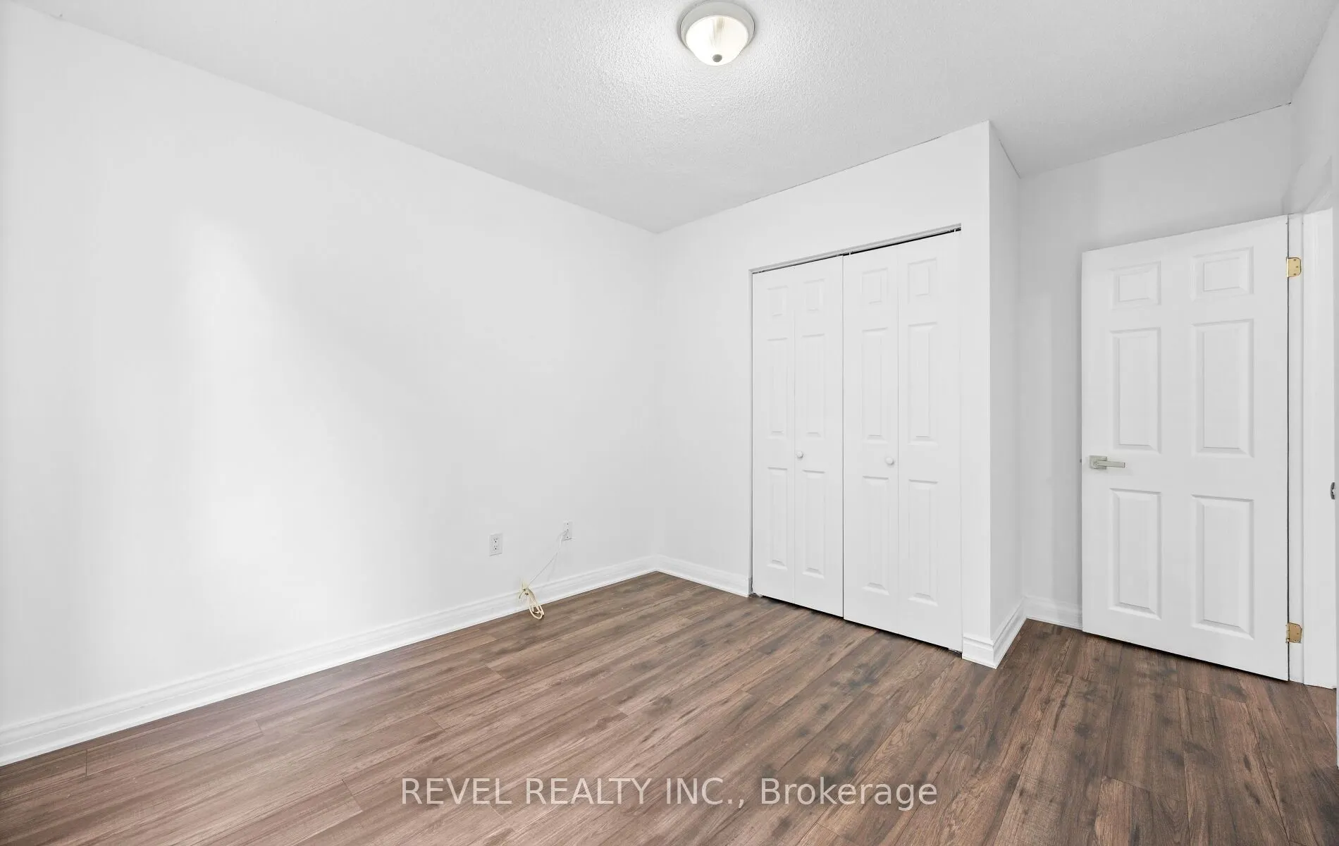 69 Rockcliffe Boulevard E, #Main Floor