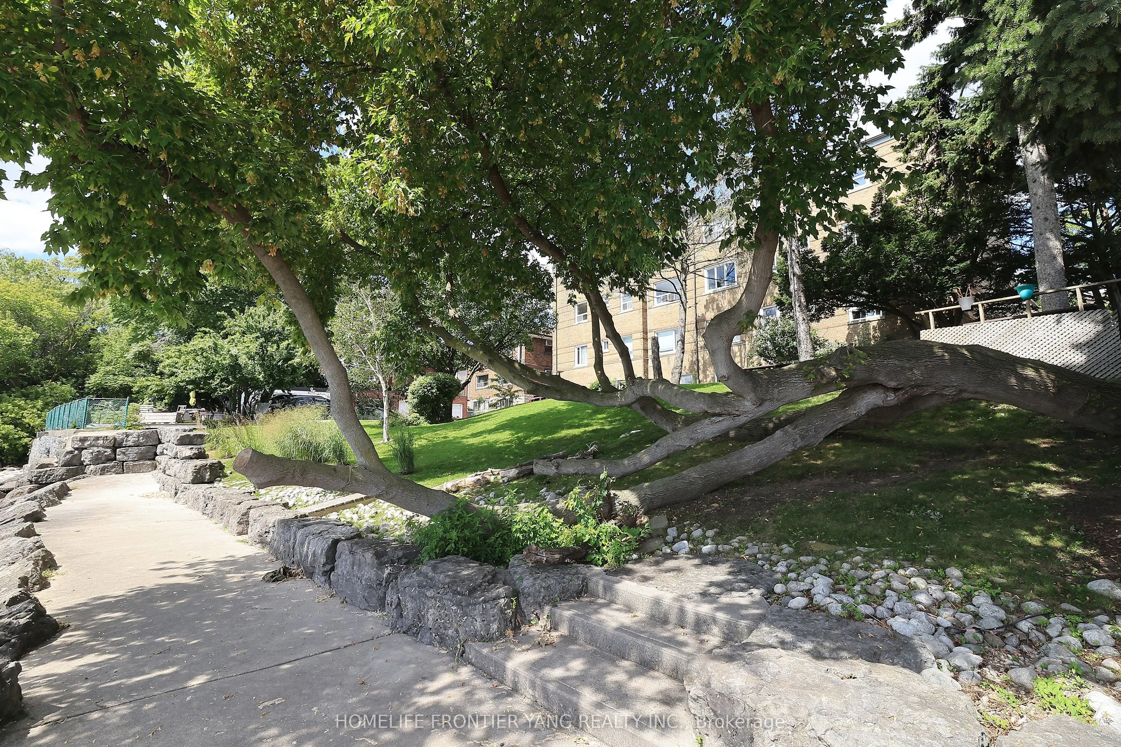 2697 Lake Shore Boulevard W, #21