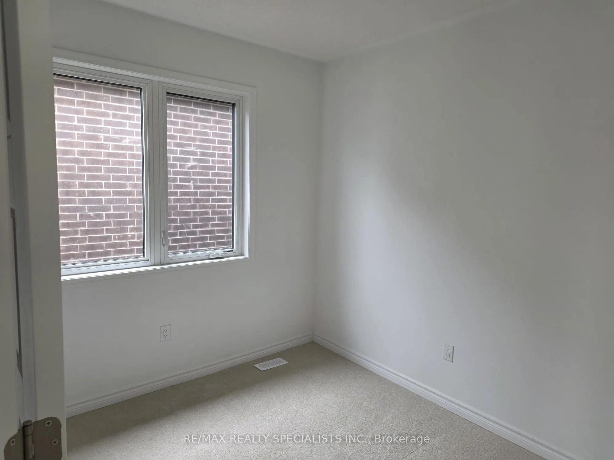 1532 Rothbury Crescent