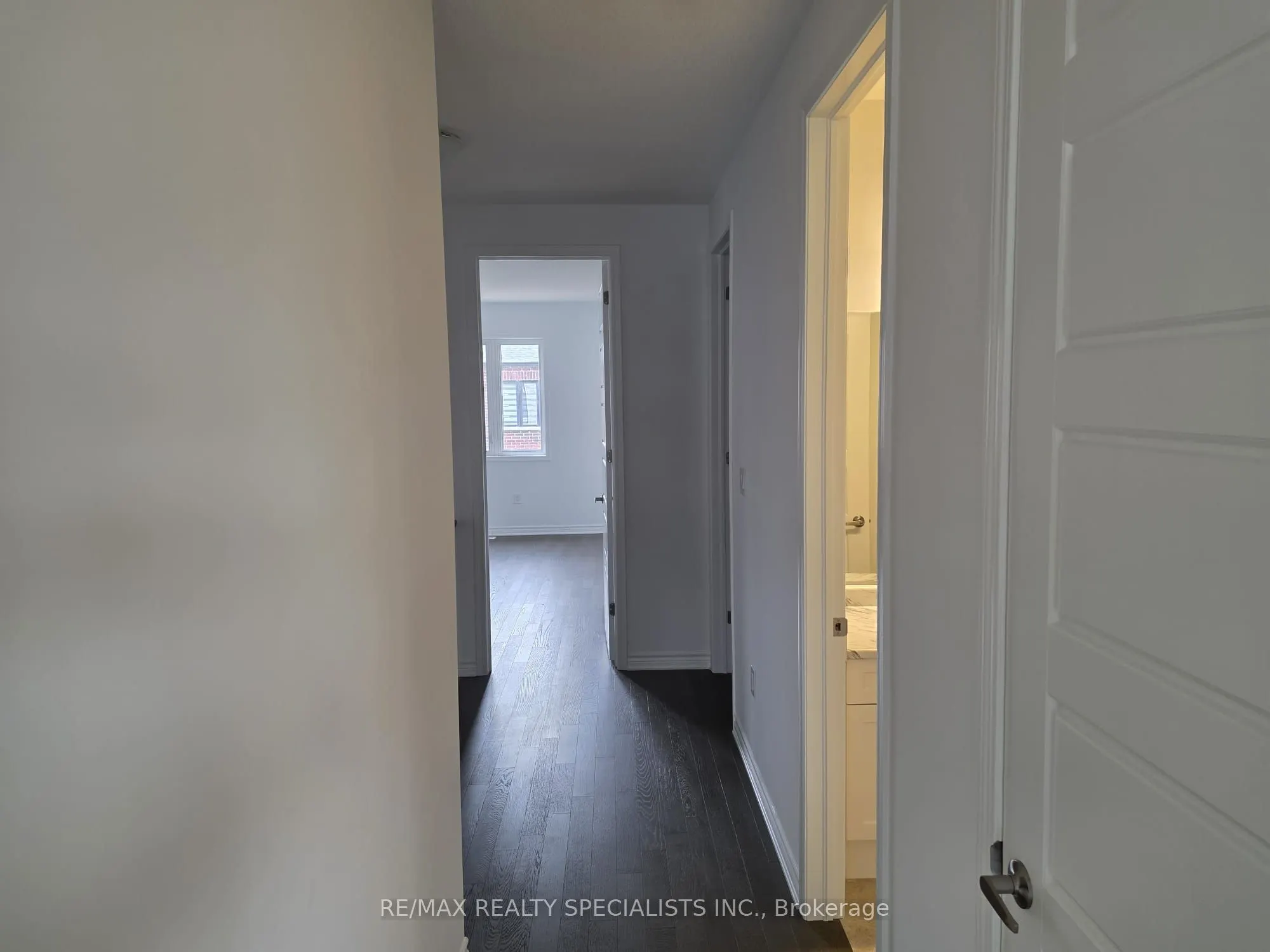 1532 Rothbury Crescent