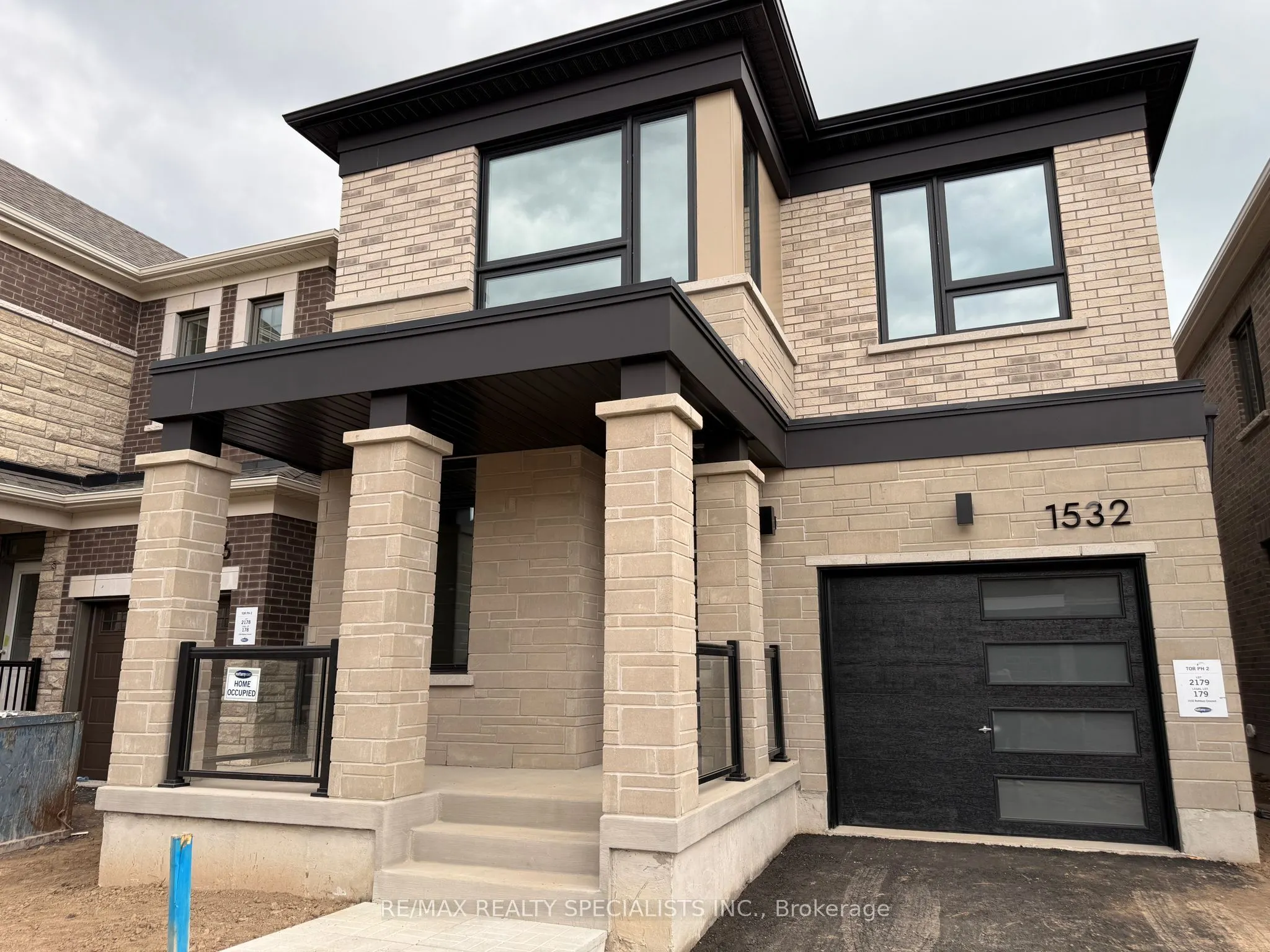 1532 Rothbury Crescent