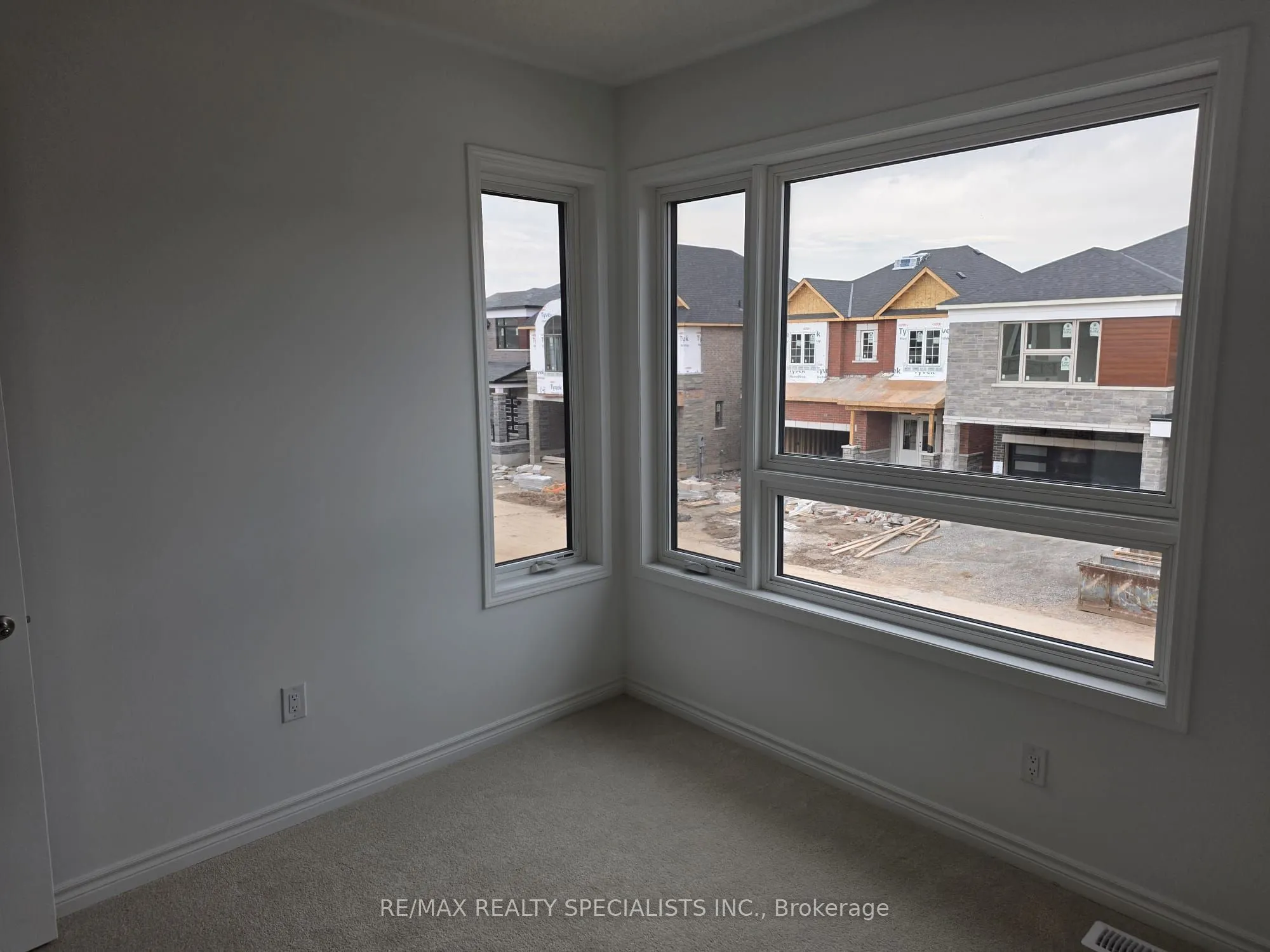 1532 Rothbury Crescent