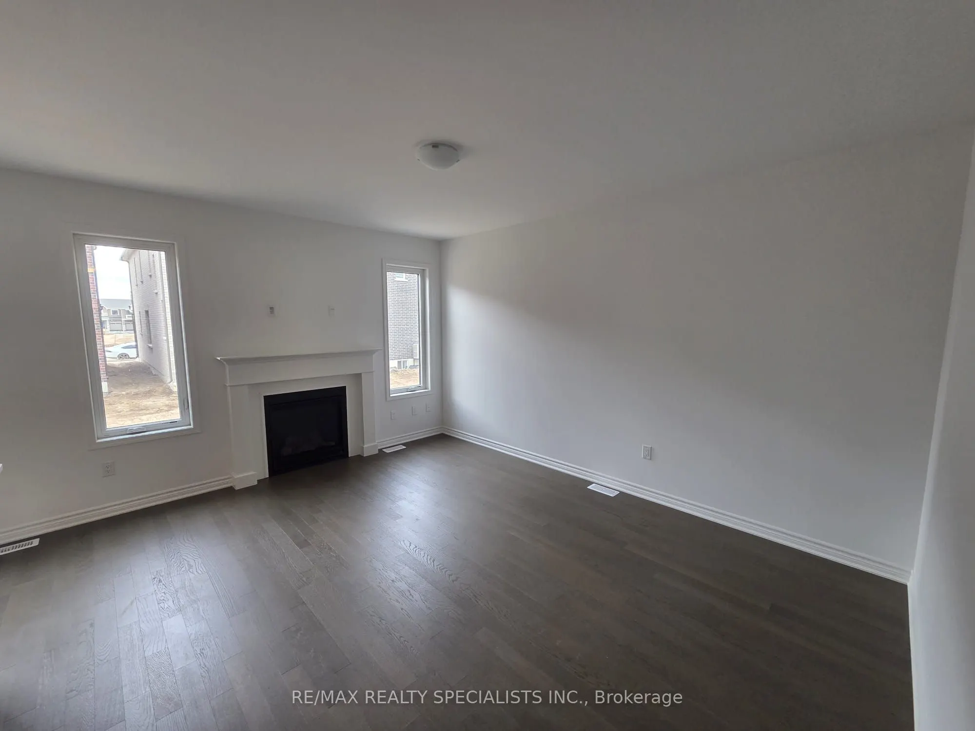 1532 Rothbury Crescent