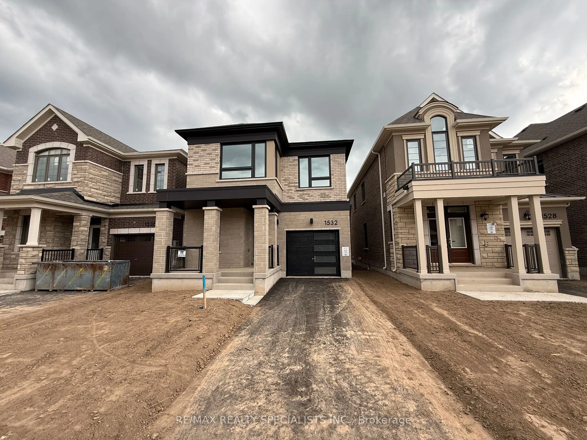 1532 Rothbury Crescent