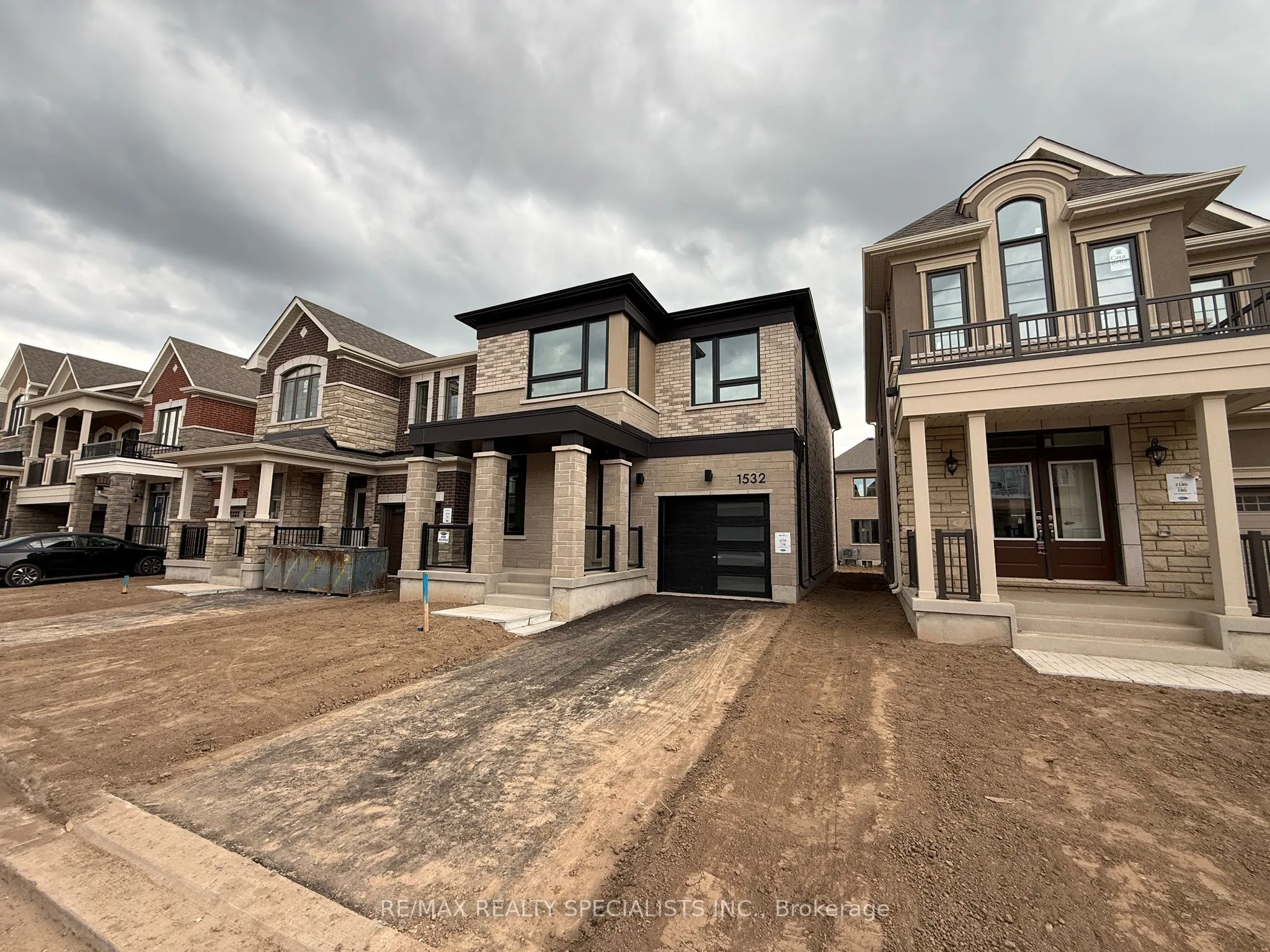1532 Rothbury Crescent