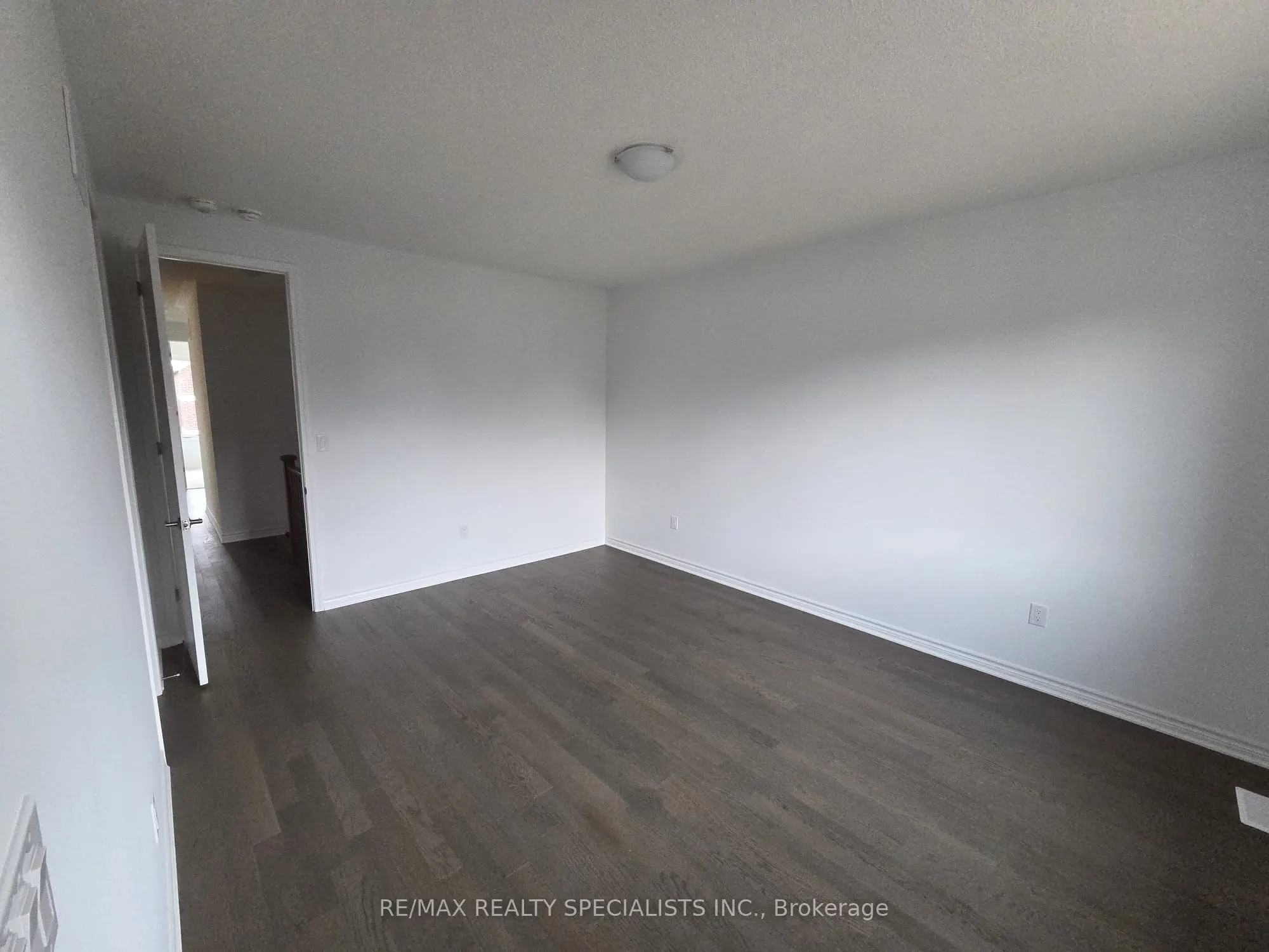 1532 Rothbury Crescent