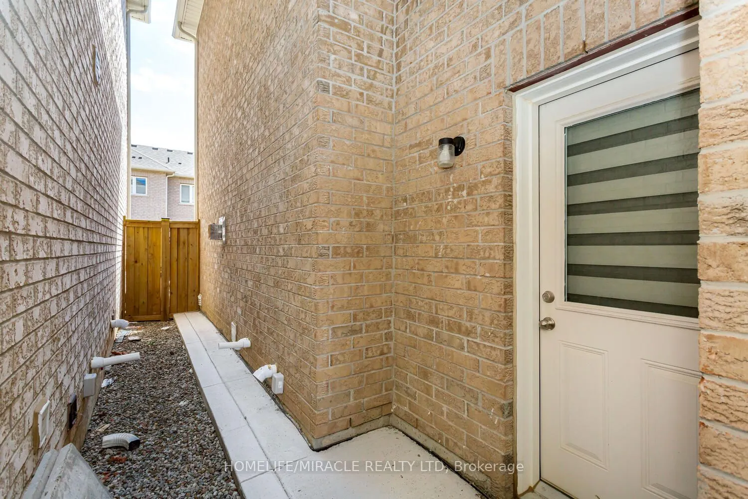 10 Elverton Crescent
