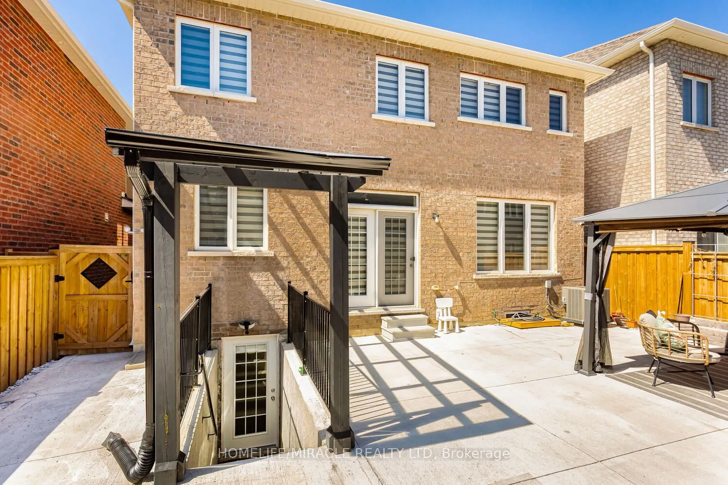 10 Elverton Crescent