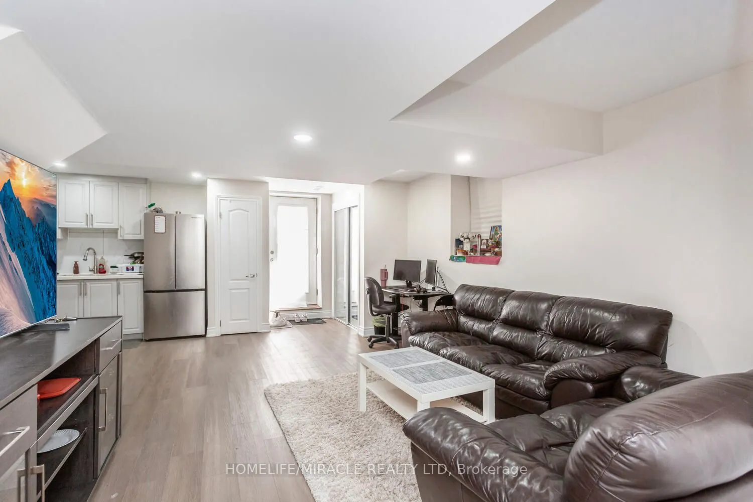 10 Elverton Crescent