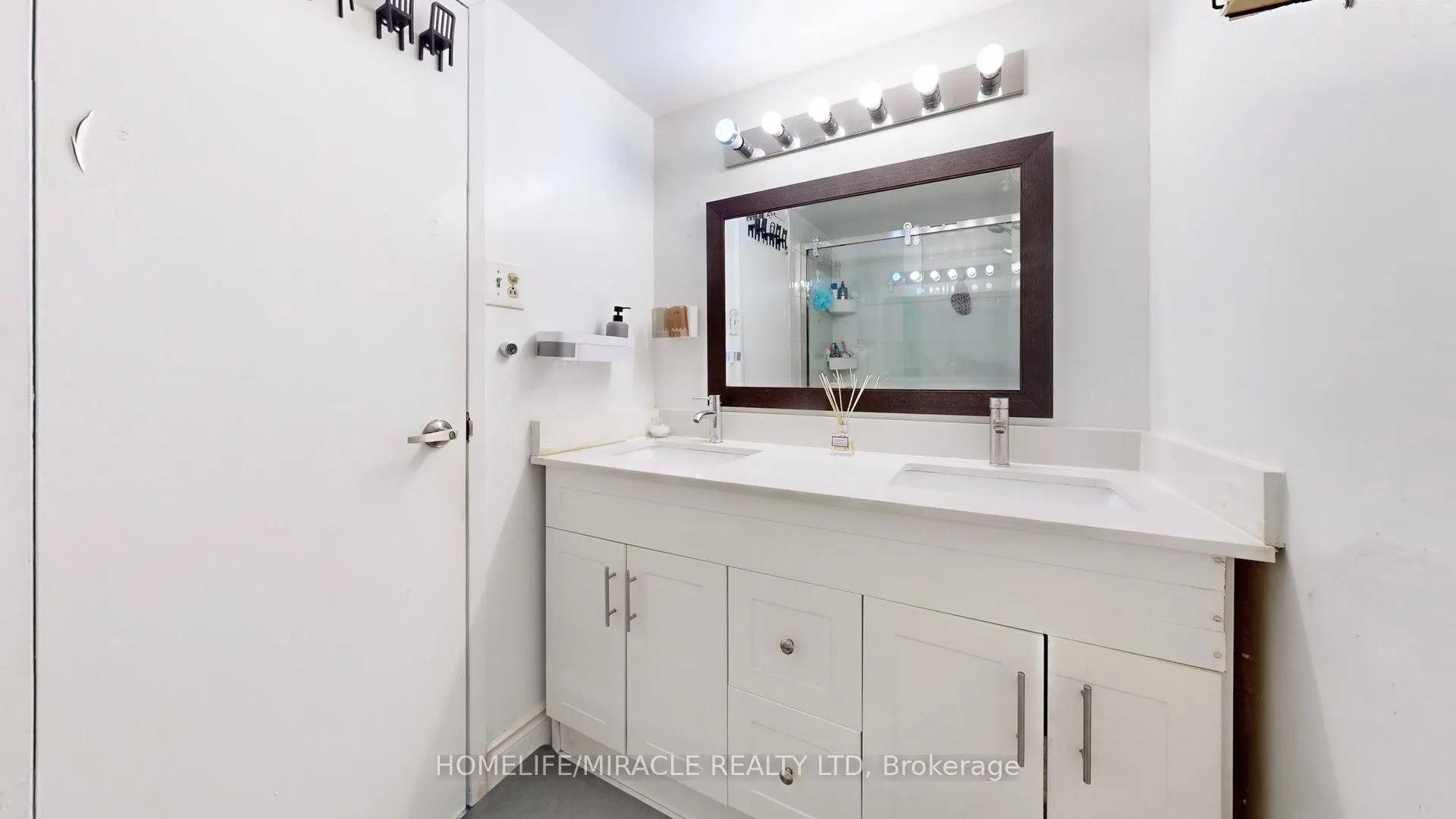 15 Kensington Road, #1112