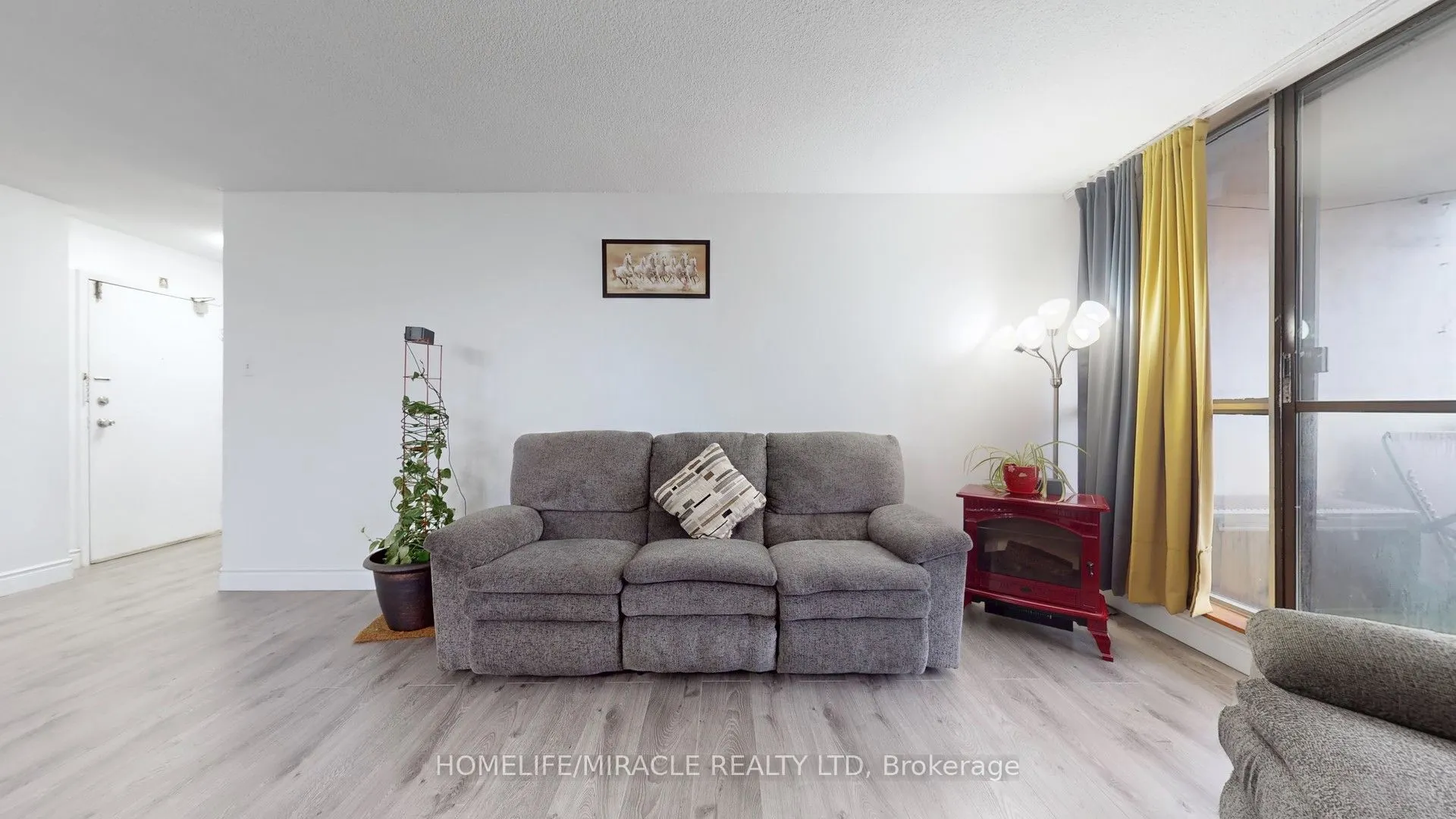 15 Kensington Road, #1112