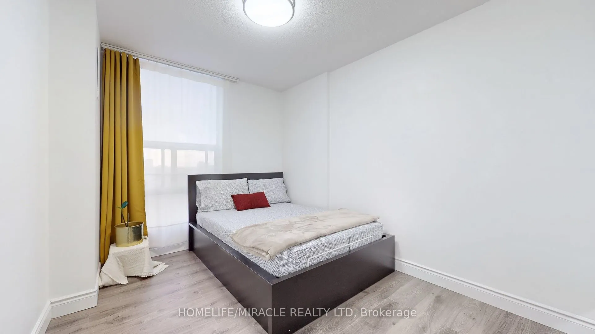 15 Kensington Road, #1112