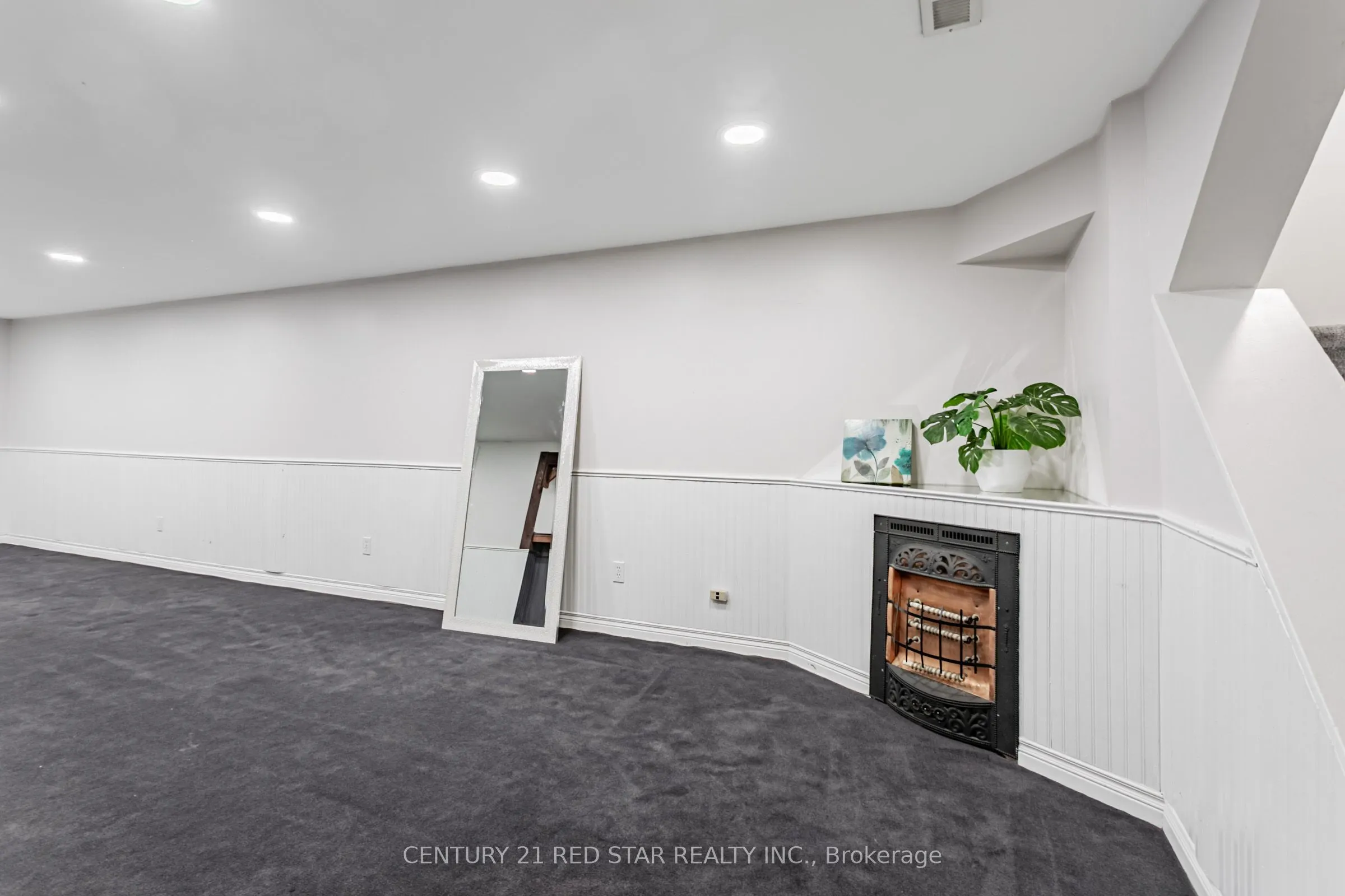 56 Silverthorne Bush Drive