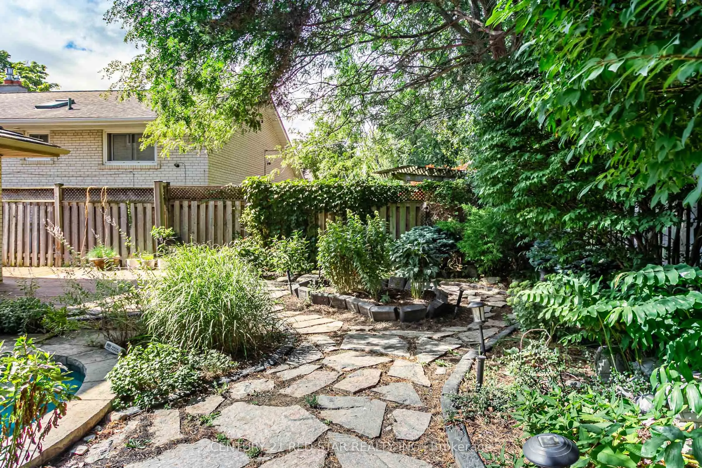 56 Silverthorne Bush Drive