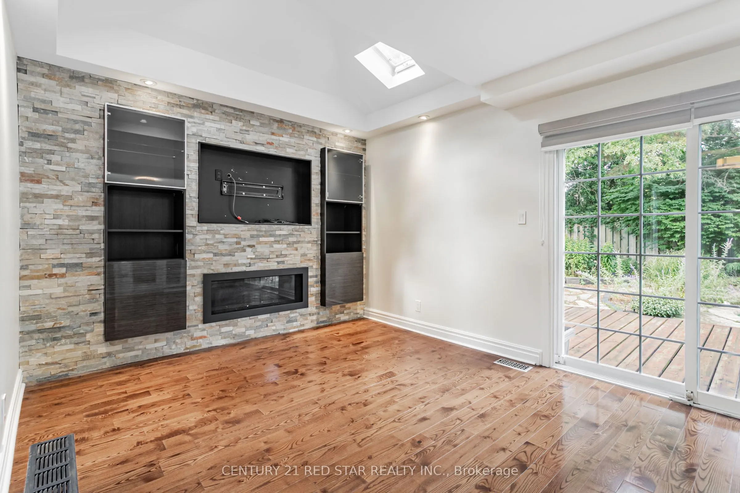 56 Silverthorne Bush Drive