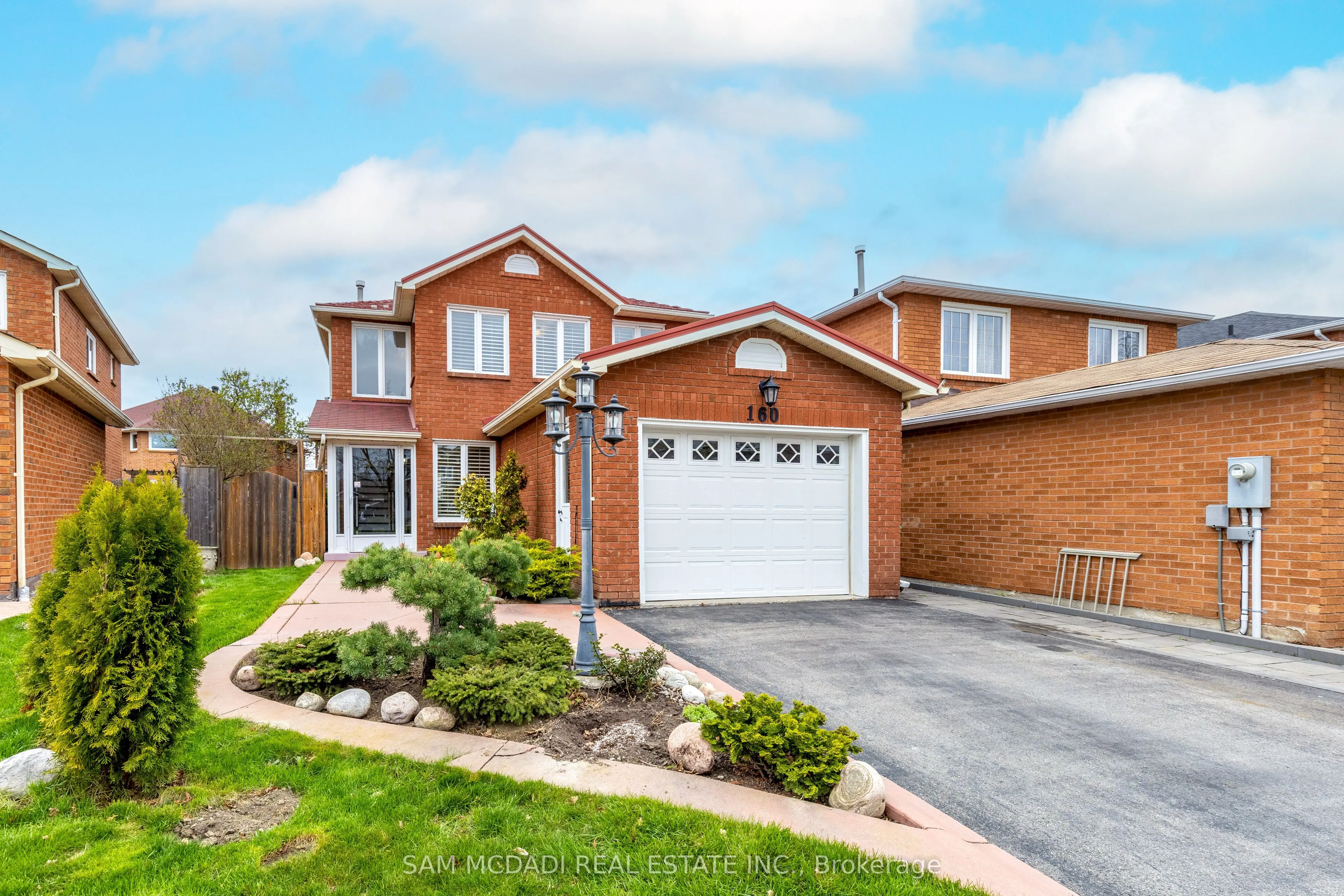 160 Tuscadero Crescent