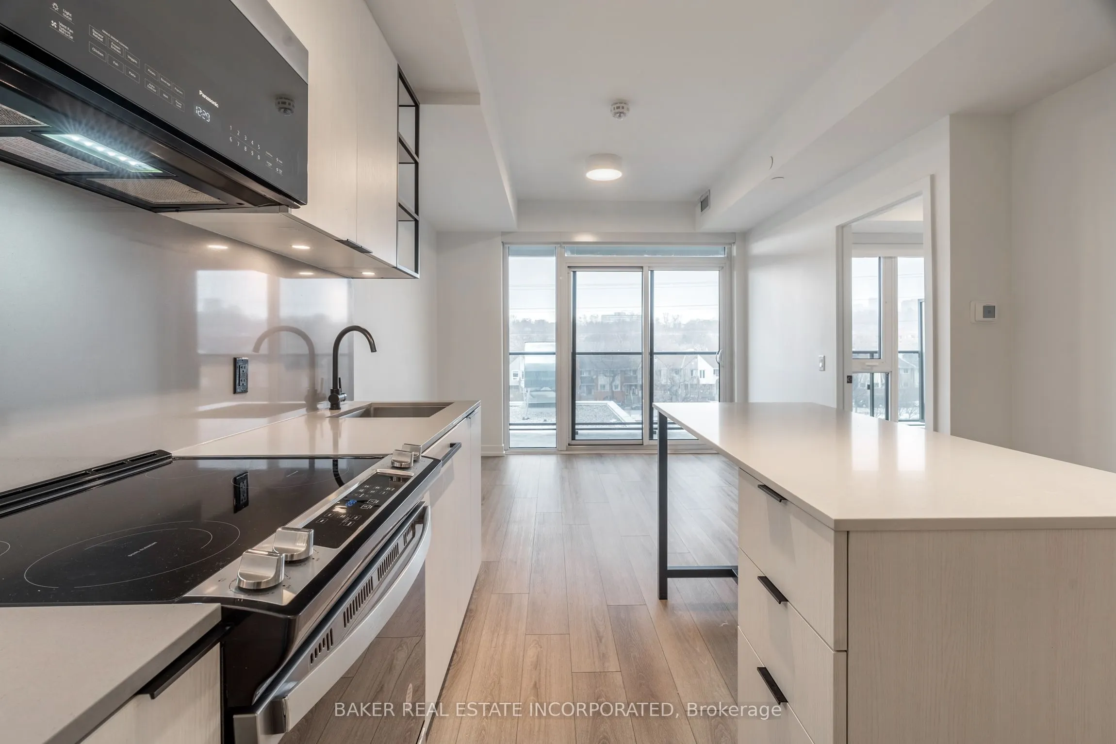 740 Dupont Street, #526
