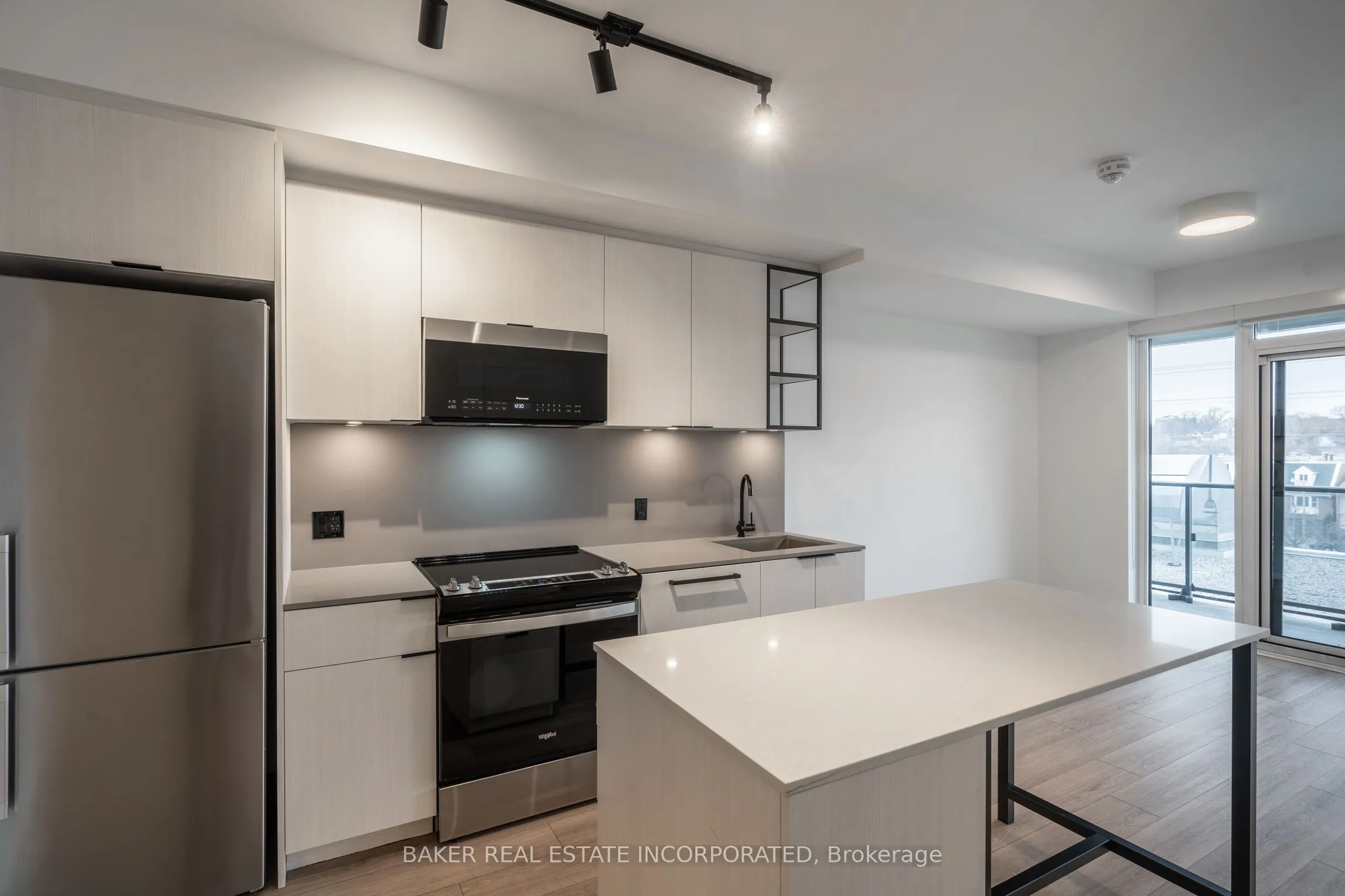 740 Dupont Street, #526