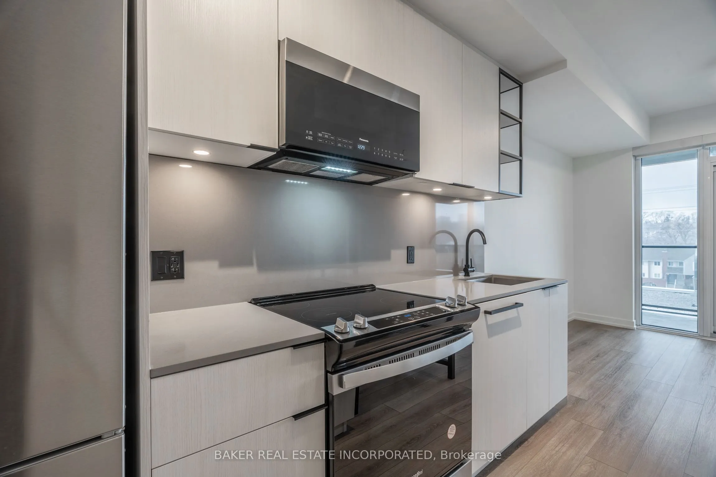 740 Dupont Street, #526