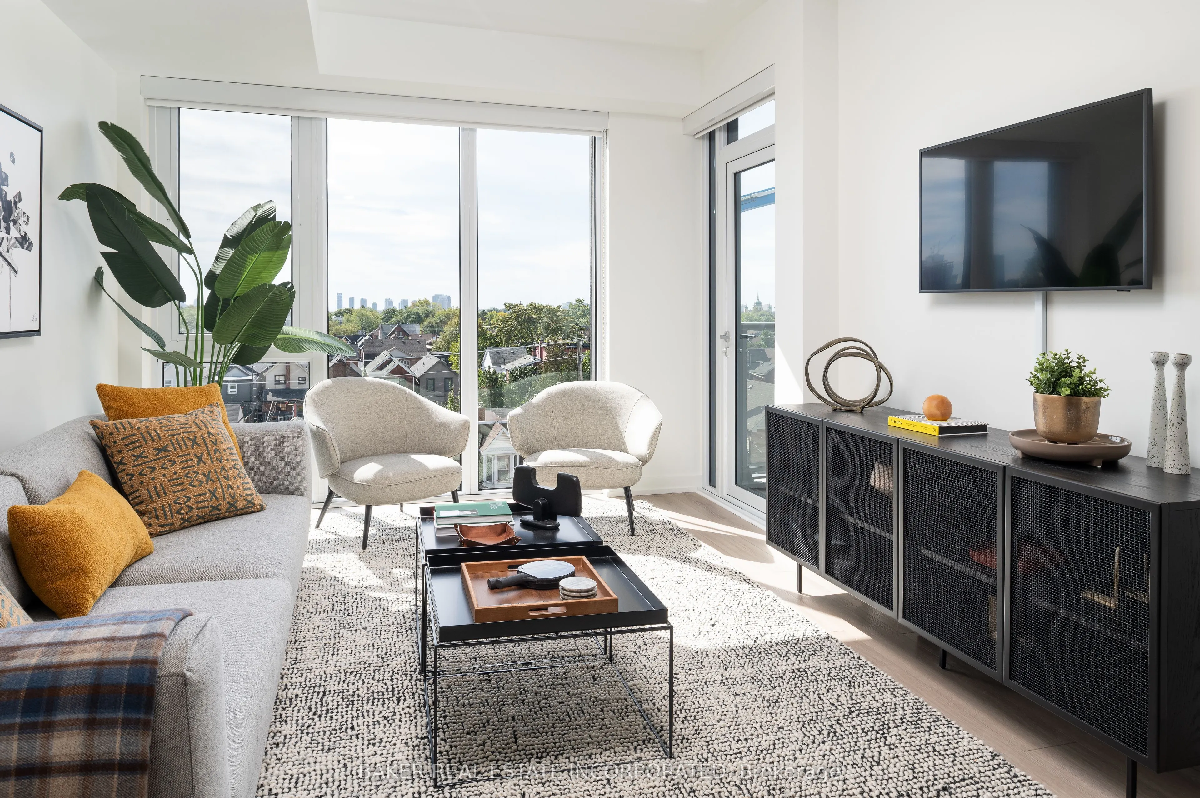 740 Dupont Street, #715