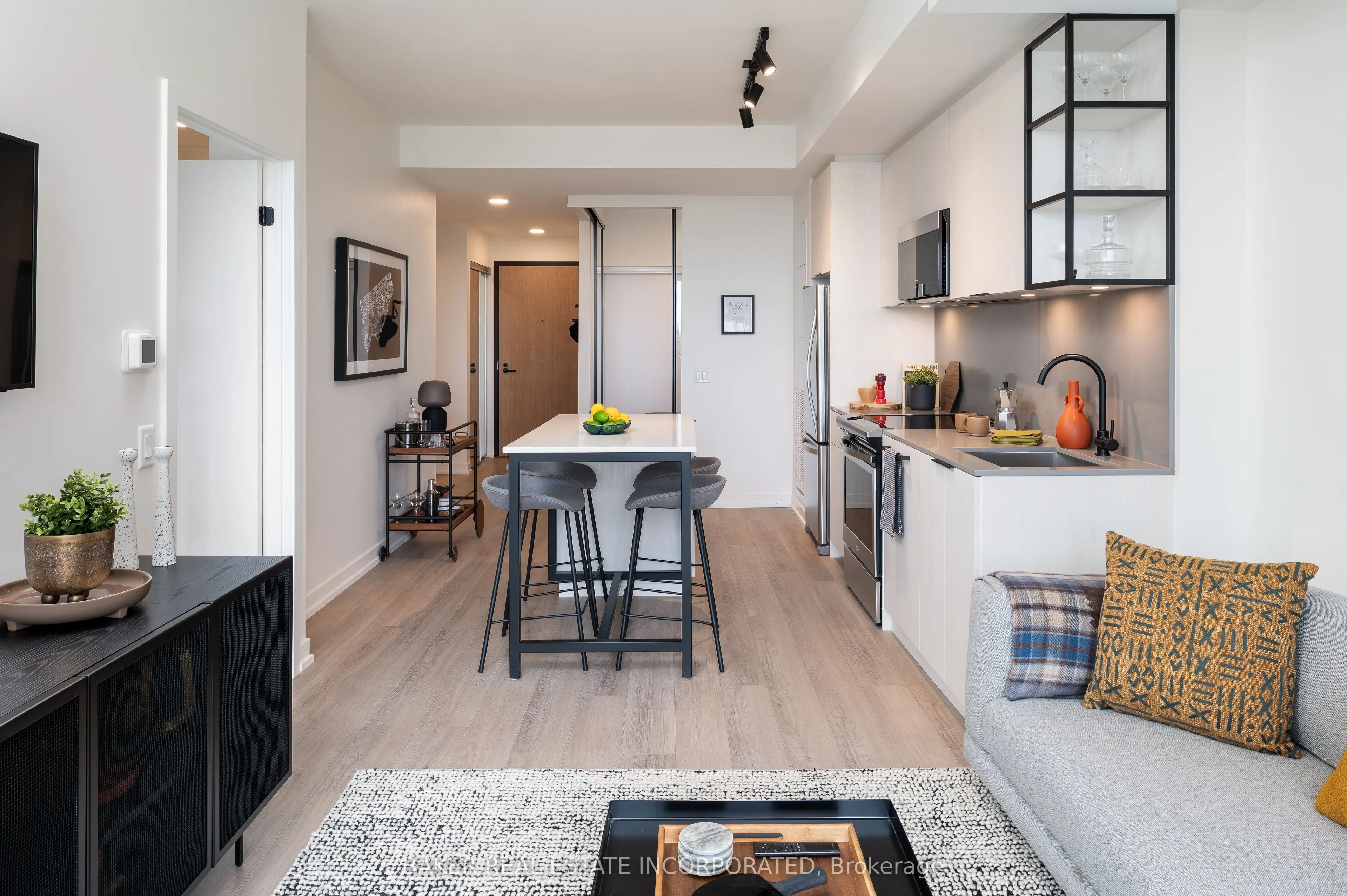 740 Dupont Street, #715