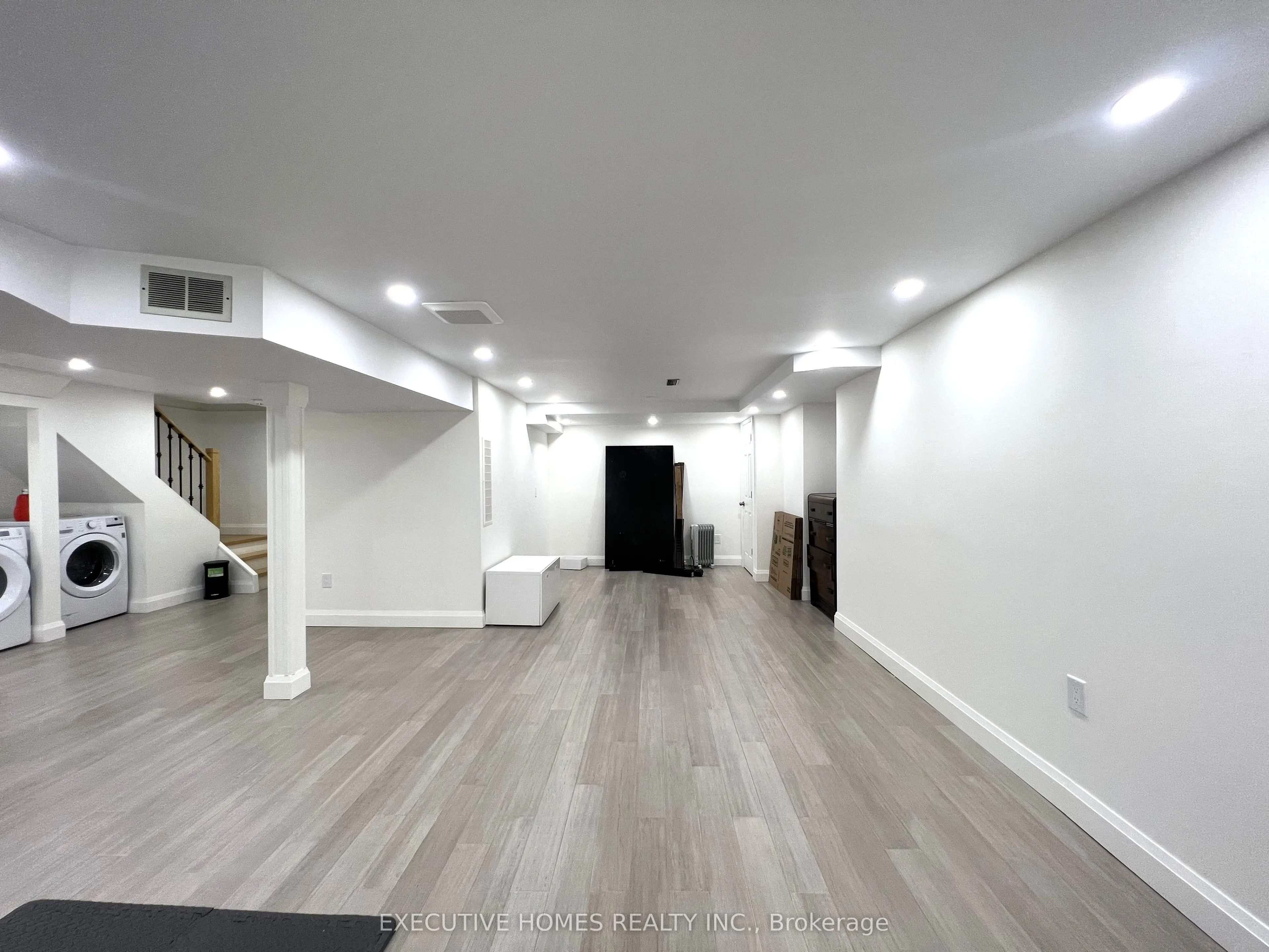 962 Raintree Lane