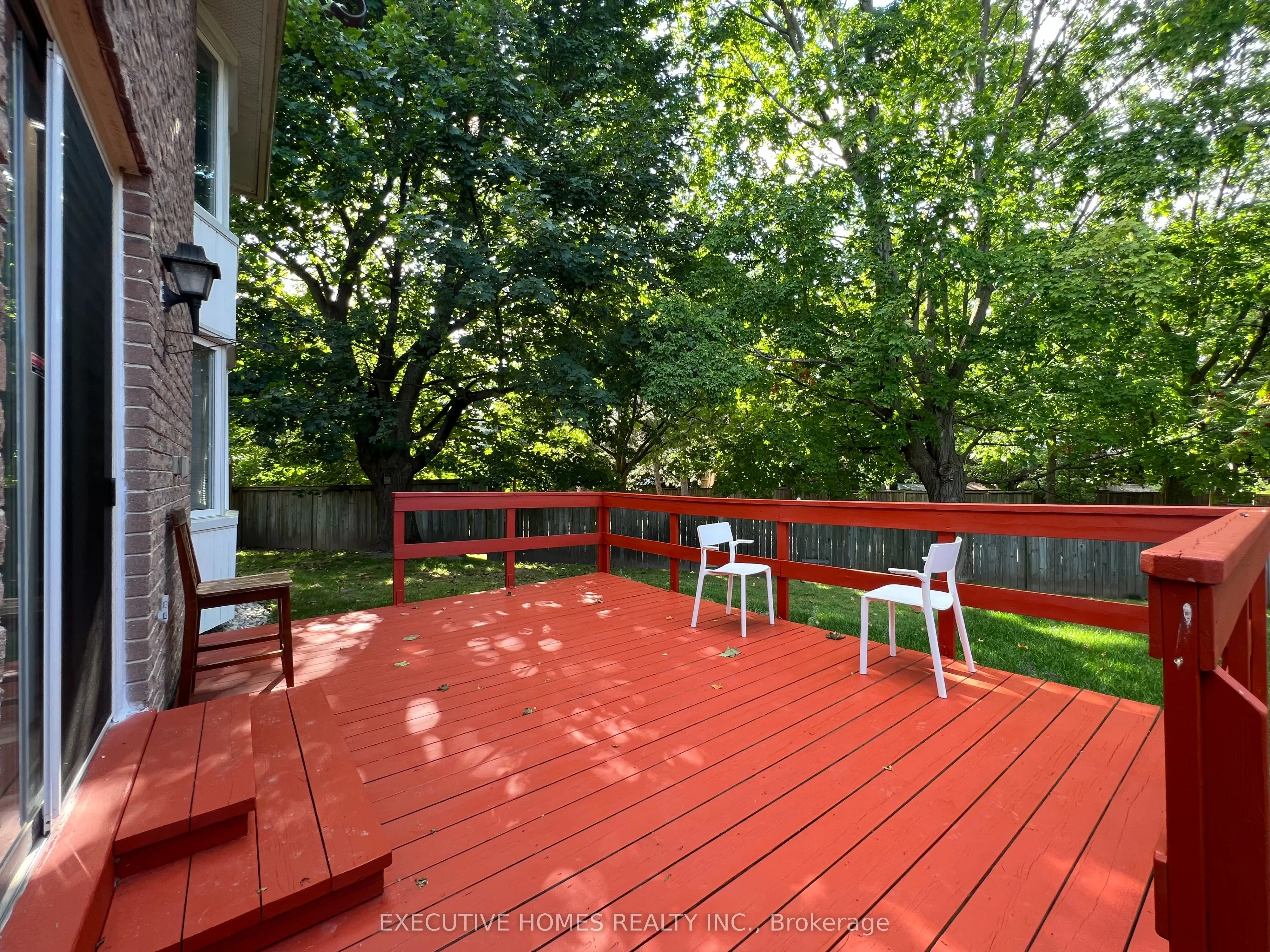 962 Raintree Lane