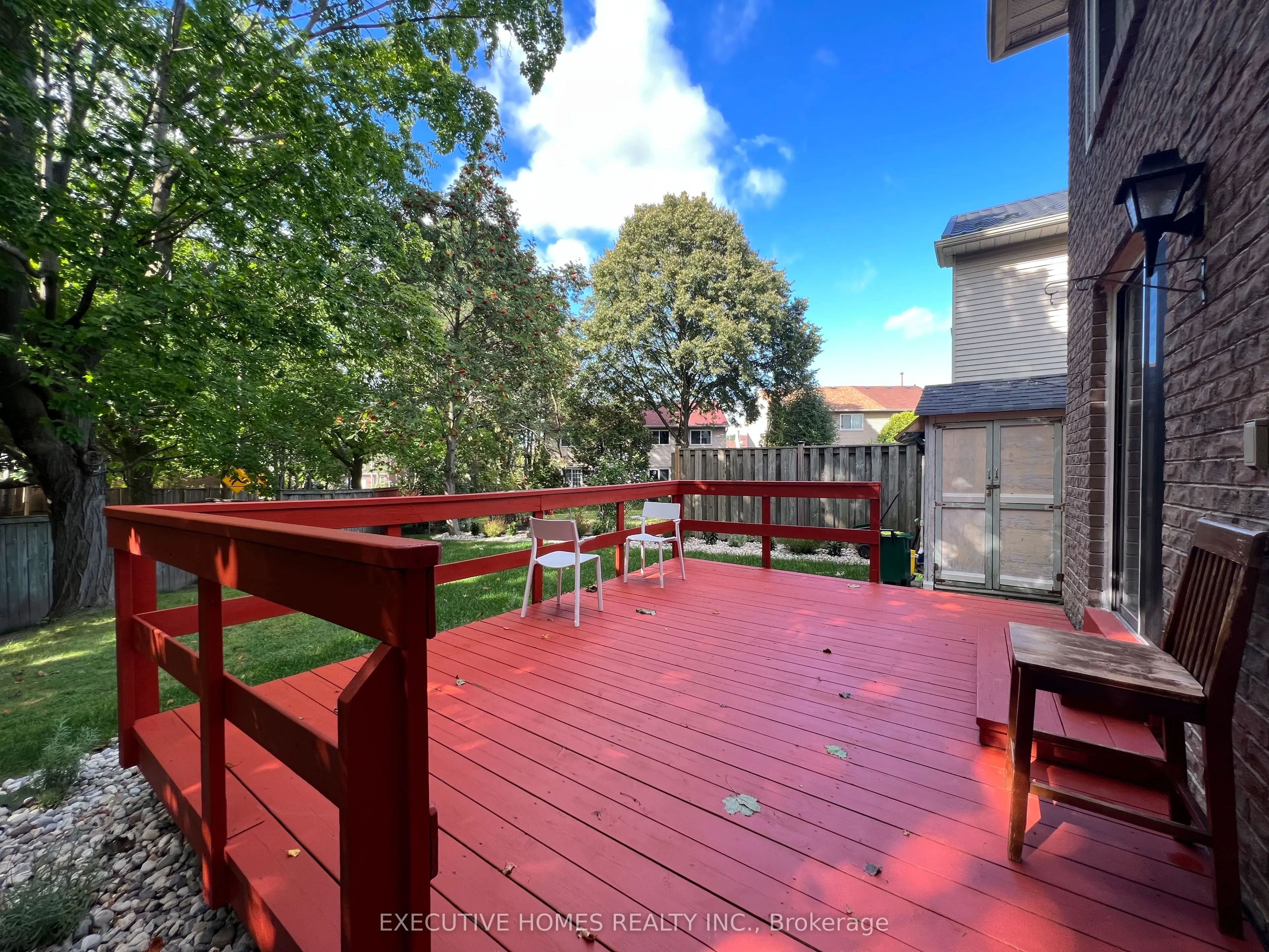 962 Raintree Lane