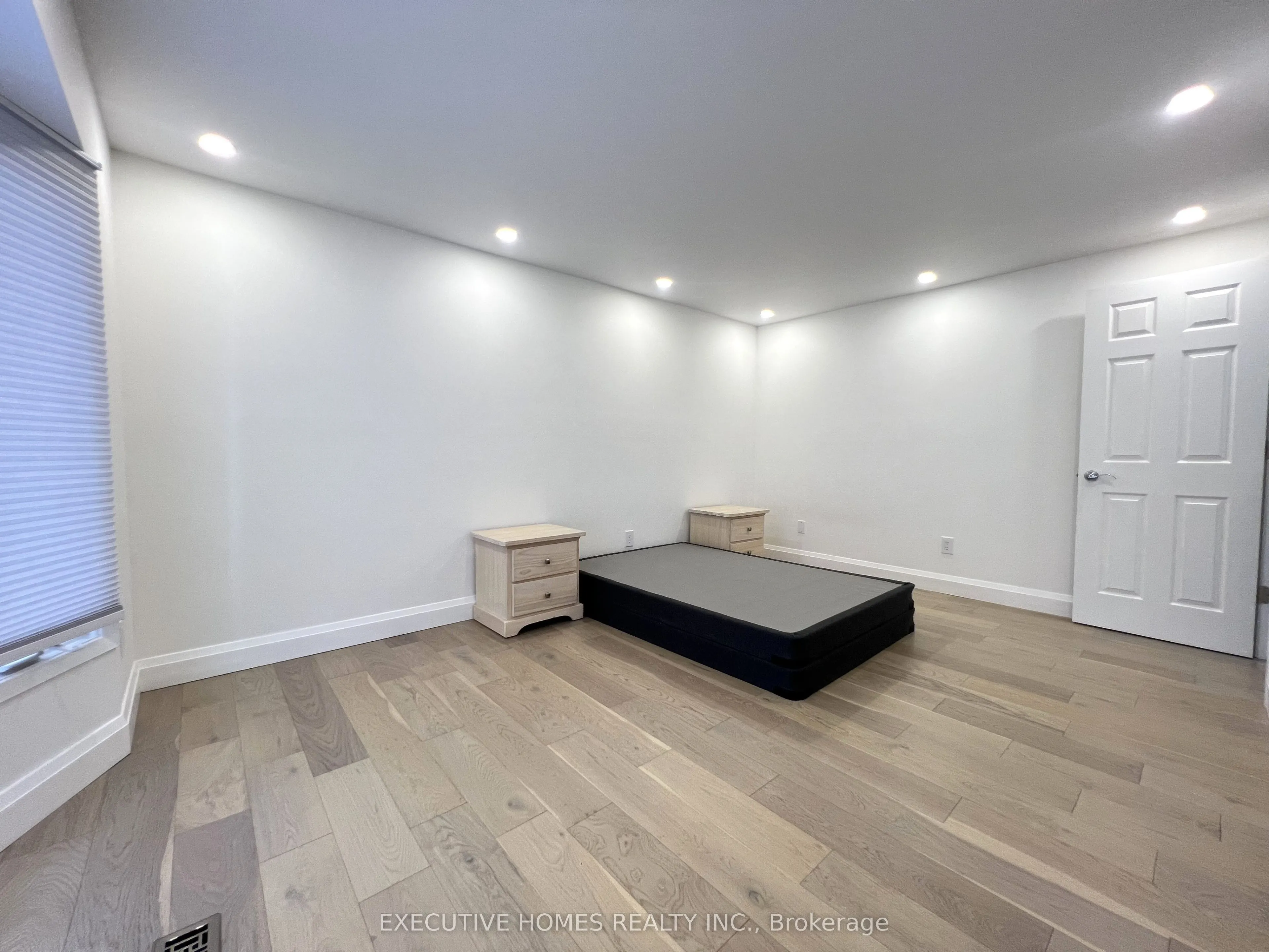 962 Raintree Lane