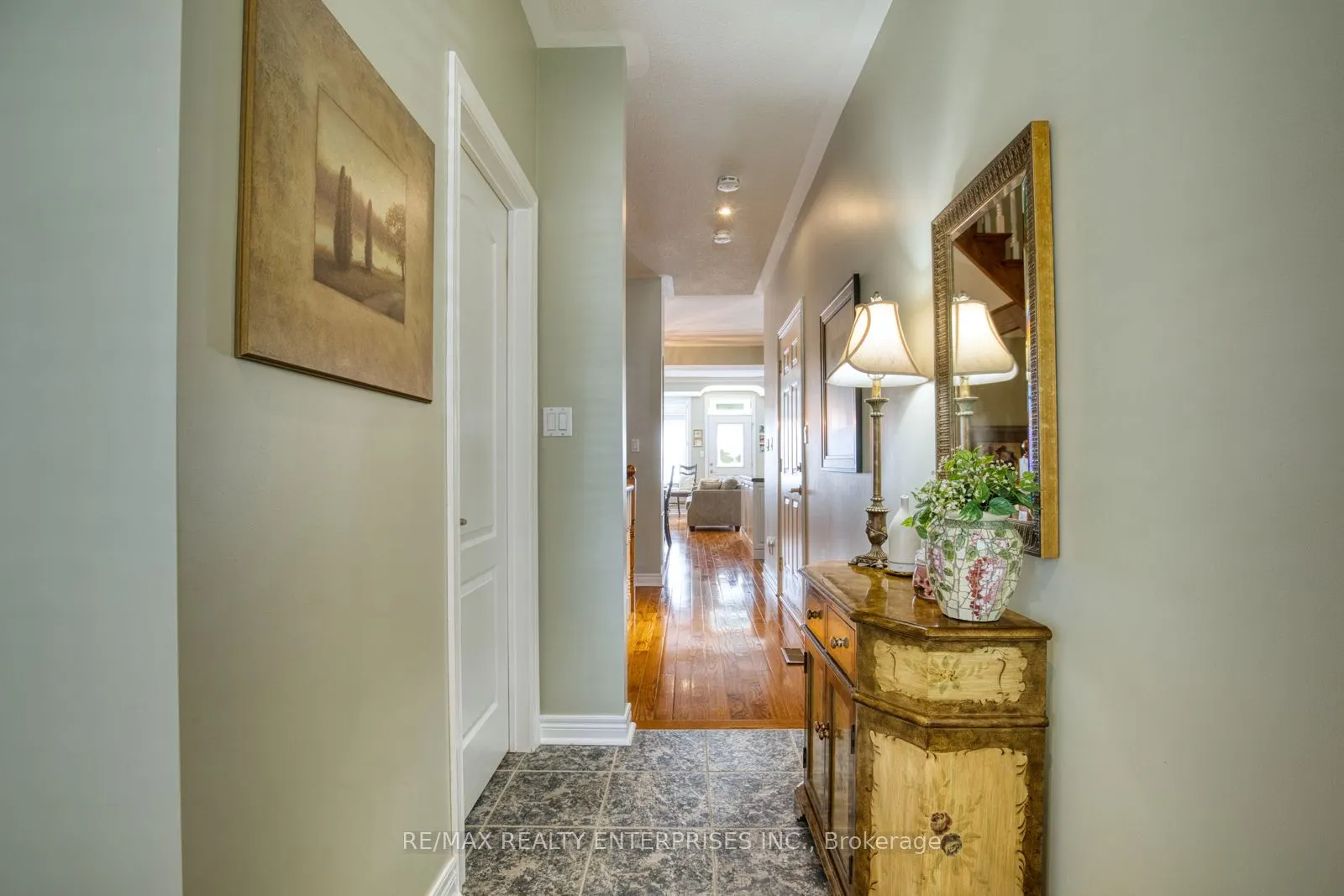 23 Ellen Street, #4